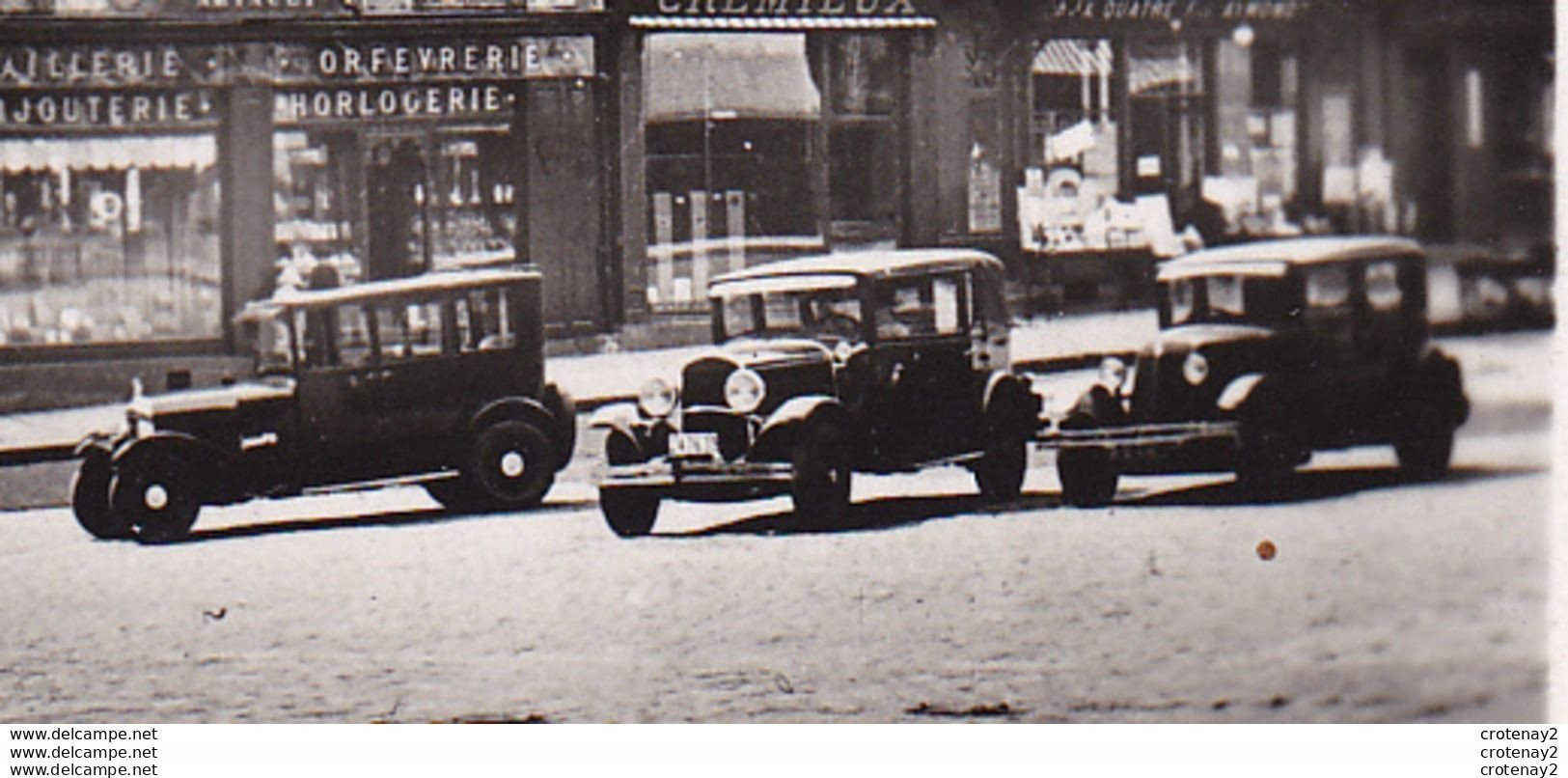 03 MOULINS N°1735 Le Jacquemart En 1949 VOIR 2 ZOOMS Autos Anciennes Marque ? Magasins Crémieux Bijouterie Artault - Moulins