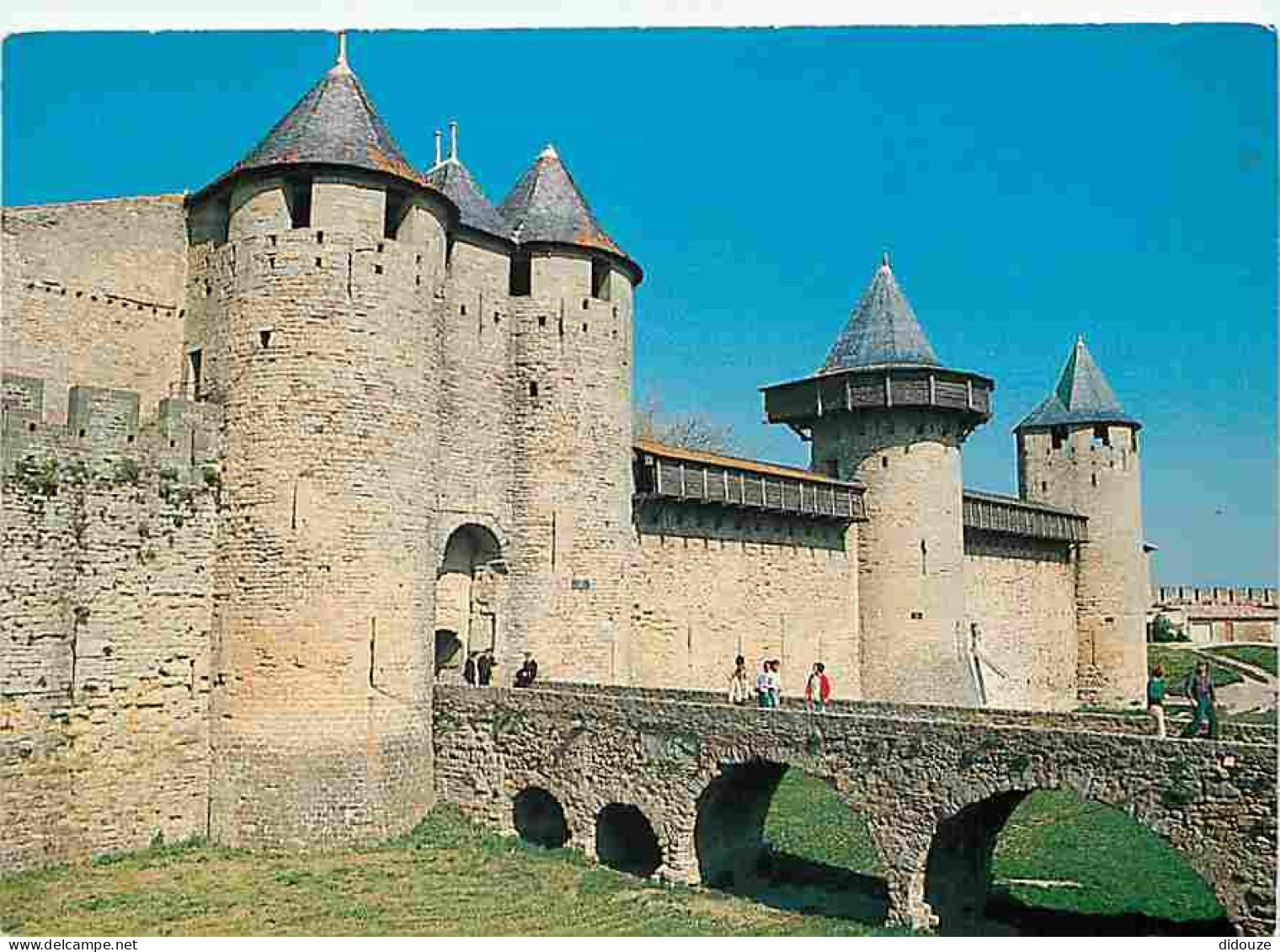 11 - Carcassonne - La Cité Médiévale - L'entrée Du Château Comtal - Les Hourds - CPM - Voir Scans Recto-Verso - Carcassonne