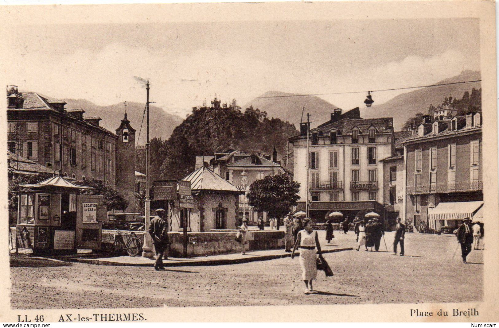 Ax-les-Thermes Très Animée Place Du Breilh - Ax Les Thermes