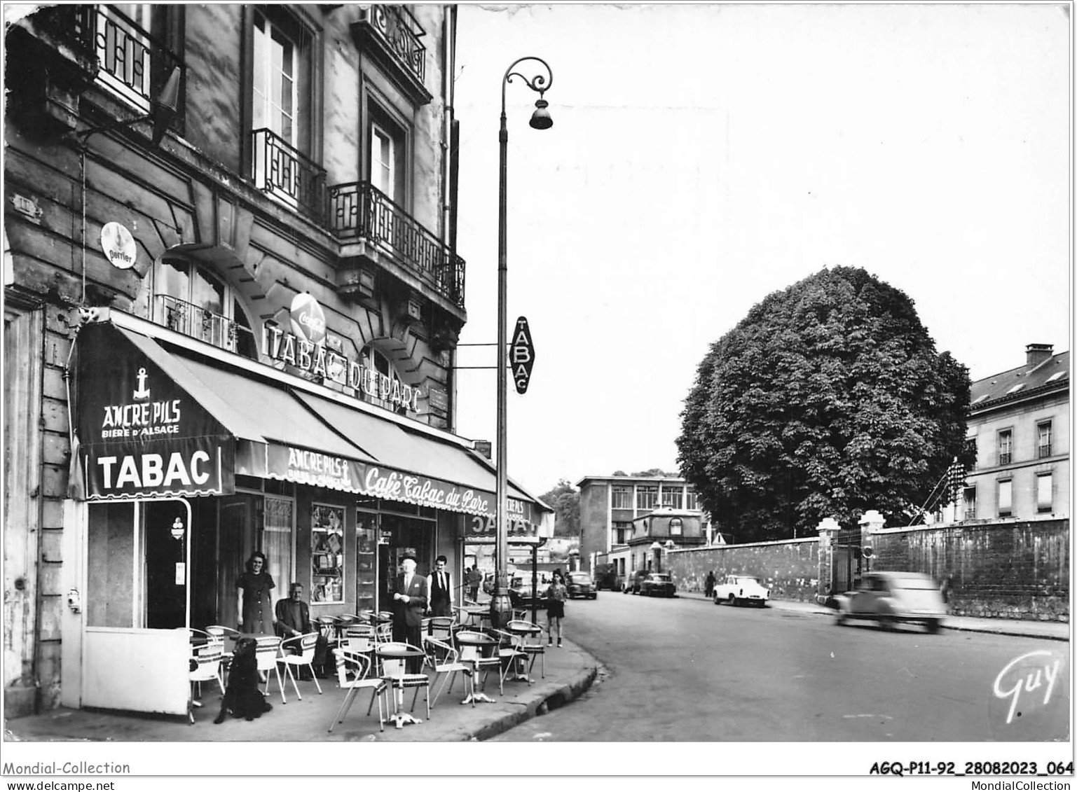 AGQP11-0876-92 - SEVRES - La Place De La Libération Et La Grande Rue  - Sevres