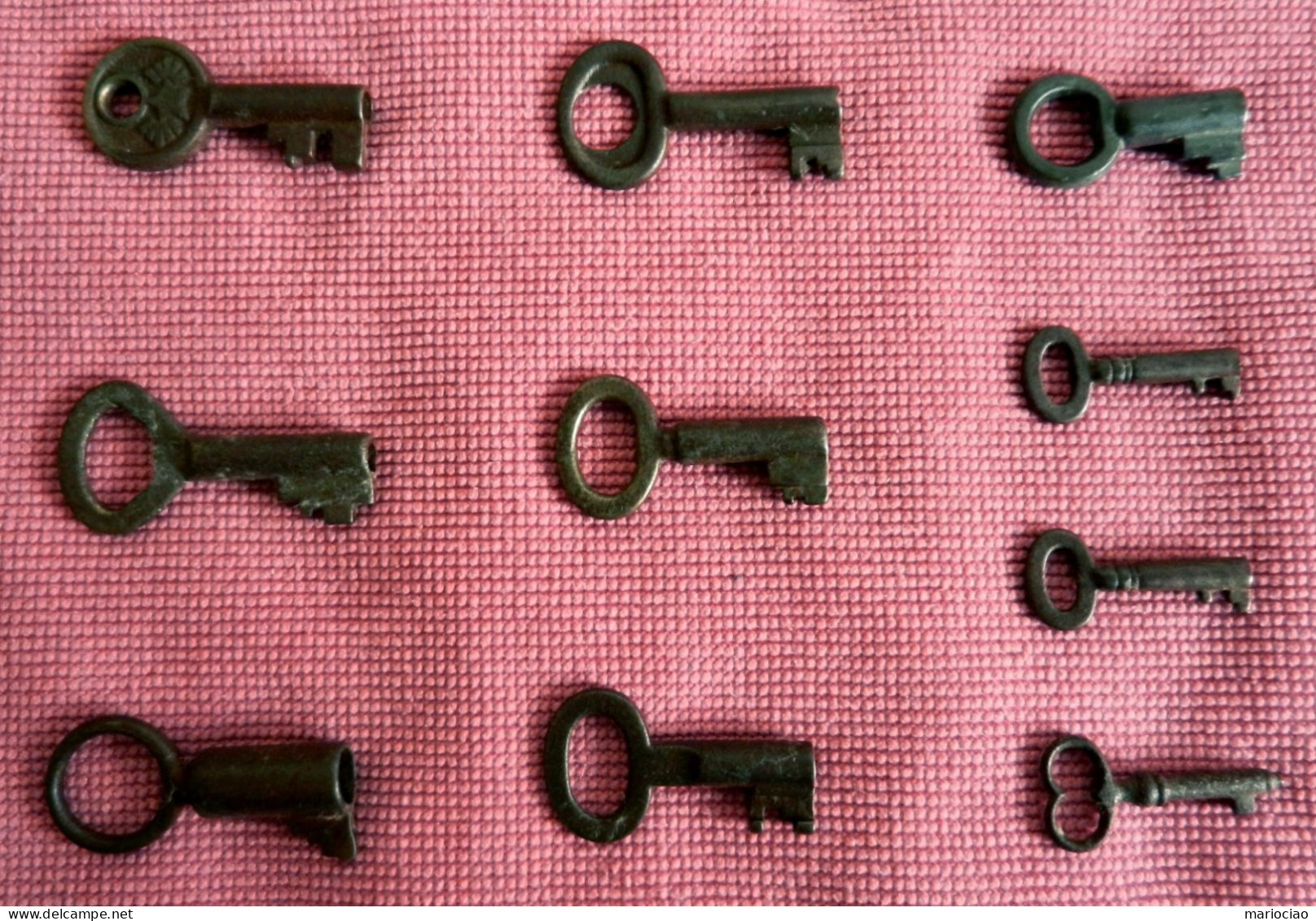 # Chiavi Antiche LOTTO Di N. 10 Chiavi Da Cm. 4 A Cm 2,8 - LOT Clés Anciennes - LOT Ancient Keys - Ferro Battuto