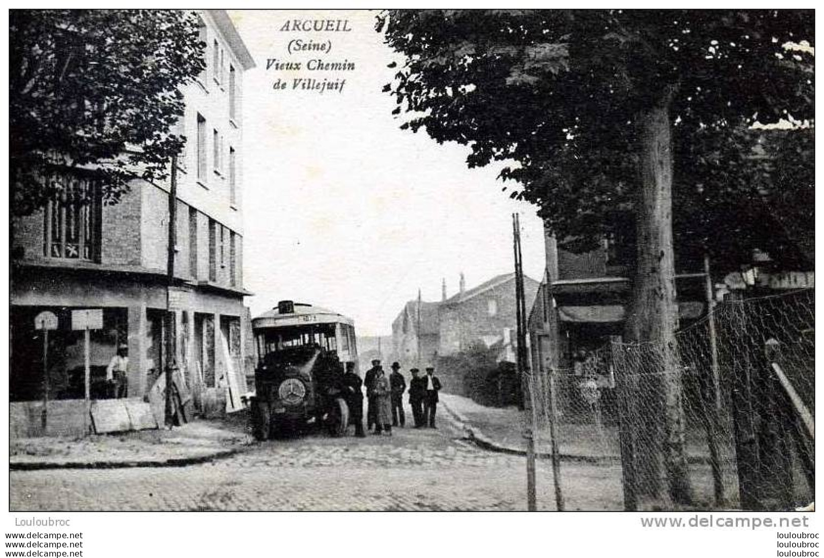 94 ARCUEIL VIEUX CHEMIN DE VILLEJUIF AVEC AUTOBUS MERCEDES  N°1073 - Arcueil