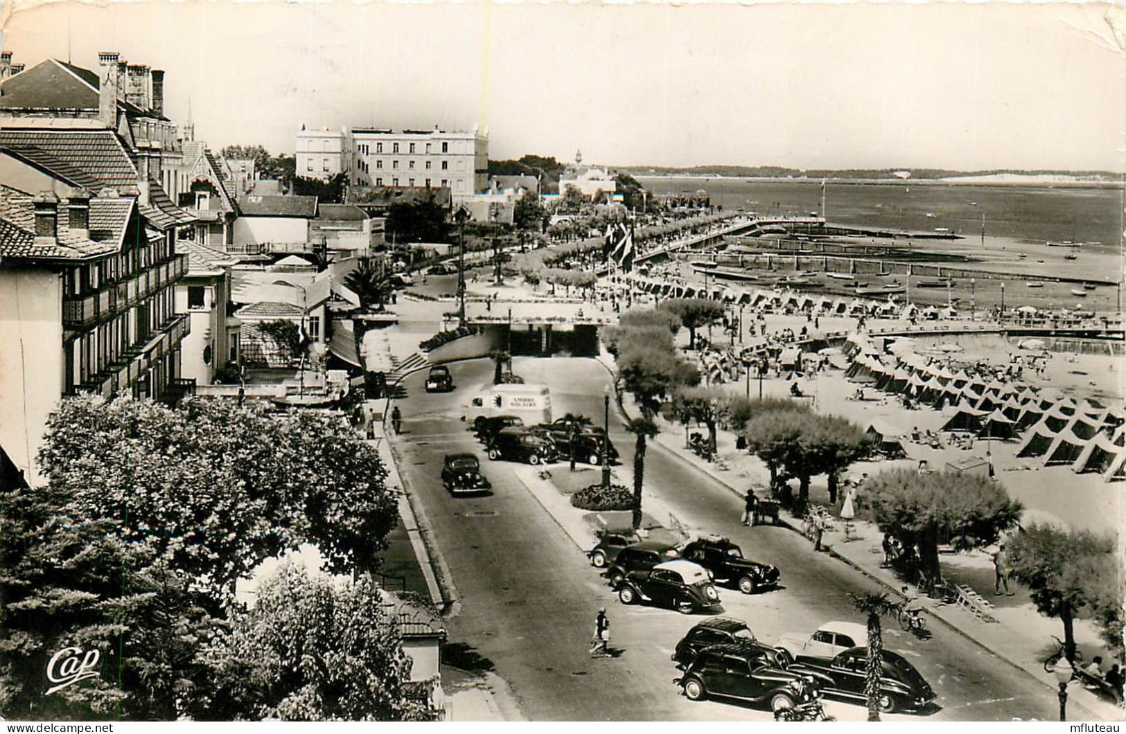 33* ARCACHON   Bord De Mer  Plage  (CPSM 9x14cm)    RL23,0819 - Arcachon