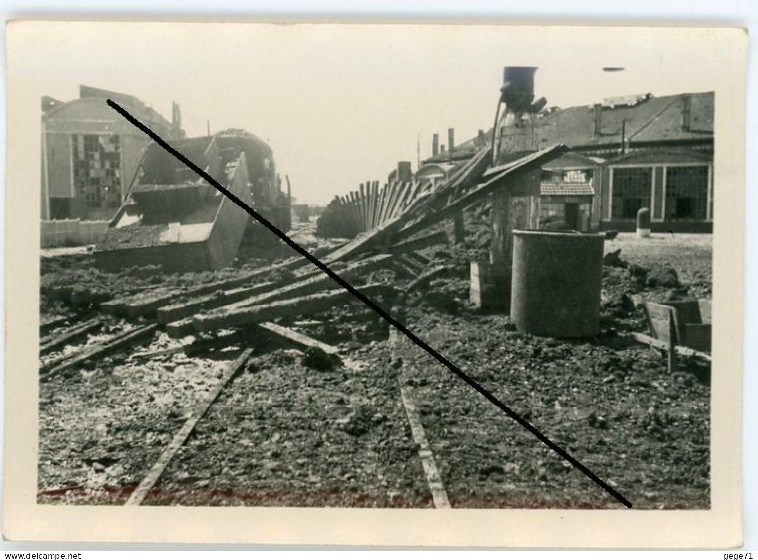 dijon - 35 photos bombardement depot train dijon perrigny - gare - plm - ww2 - rotonde