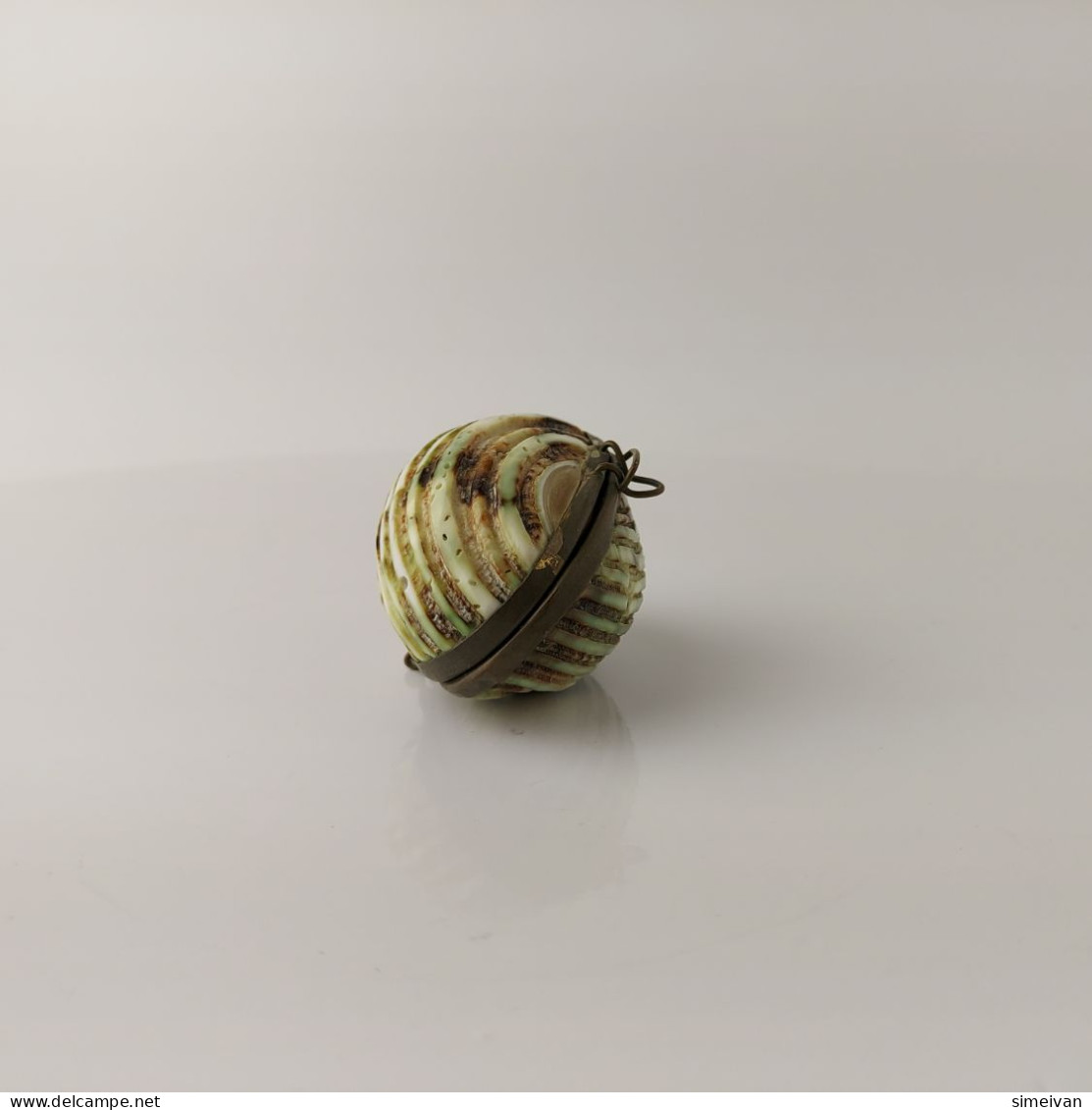 Vintage Clam Sea Shell Brass Mounted Hinged Pill Trinket Purse Ring Box #5570 - Medisch En Tandheelkundig Materiaal