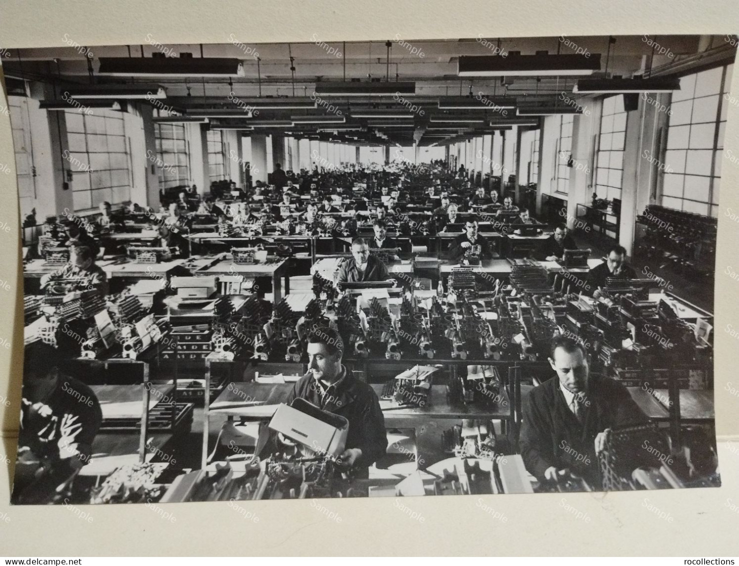 Italia Foto OLIVETTI Ivrea. Centro Formazione Meccanici Officina.  160x100 Mm - Europa