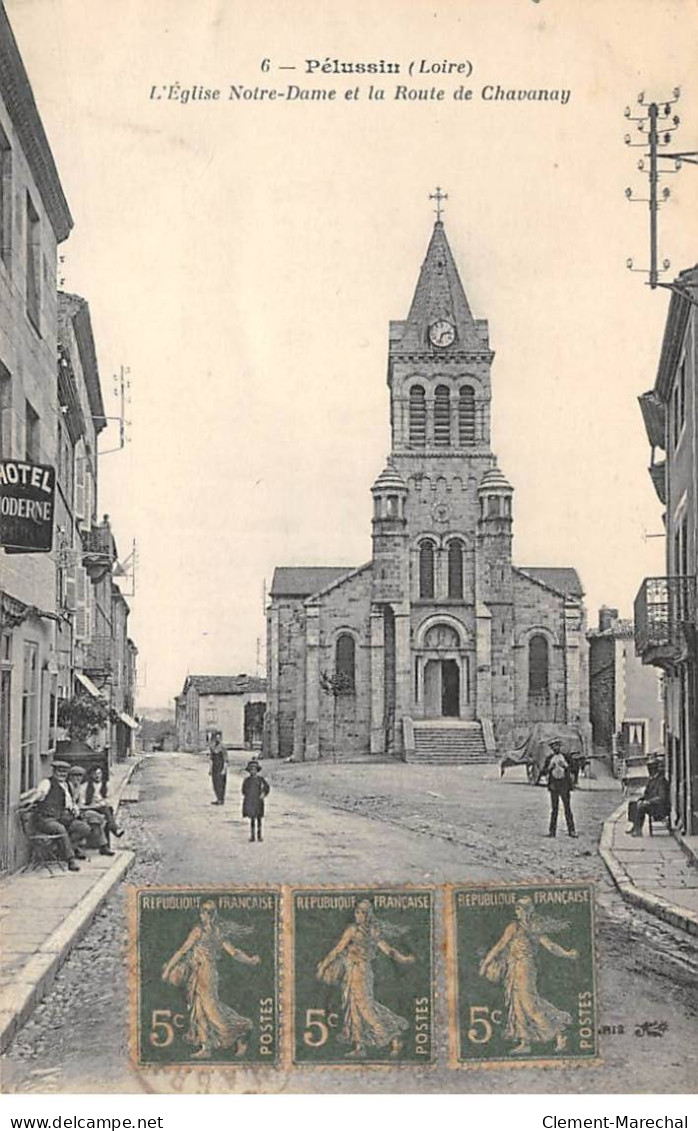 PELUSSIN - L'Eglise Notre Dame Et La Route De Chavanay - Très Bon état - Pelussin