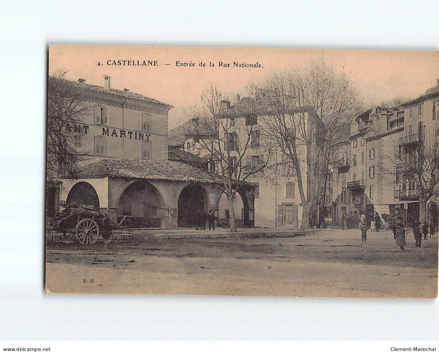 CASTELLANE : Entrée De La Rue Nationale - Très Bon état - Castellane