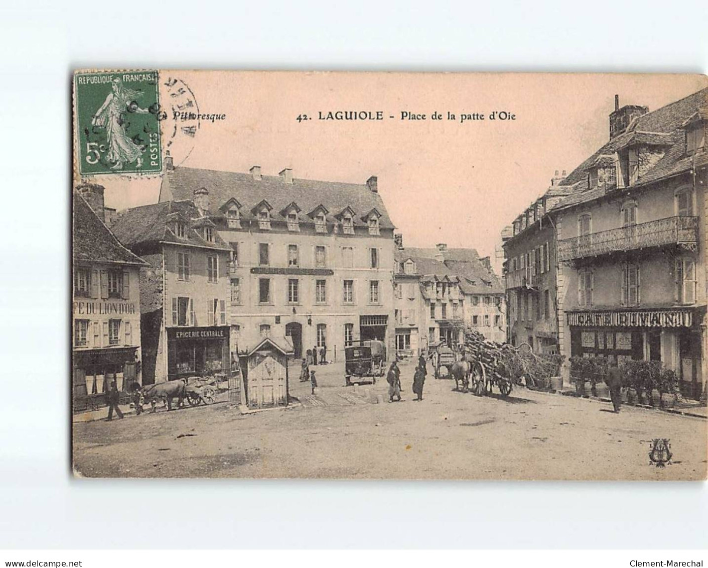 LAGUIOLE : Place De La Patte D'Oie - état - Laguiole