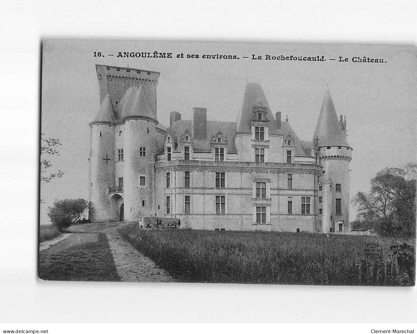 LA ROCHEFOUCAULD : Le Château - Très Bon état - Altri & Non Classificati