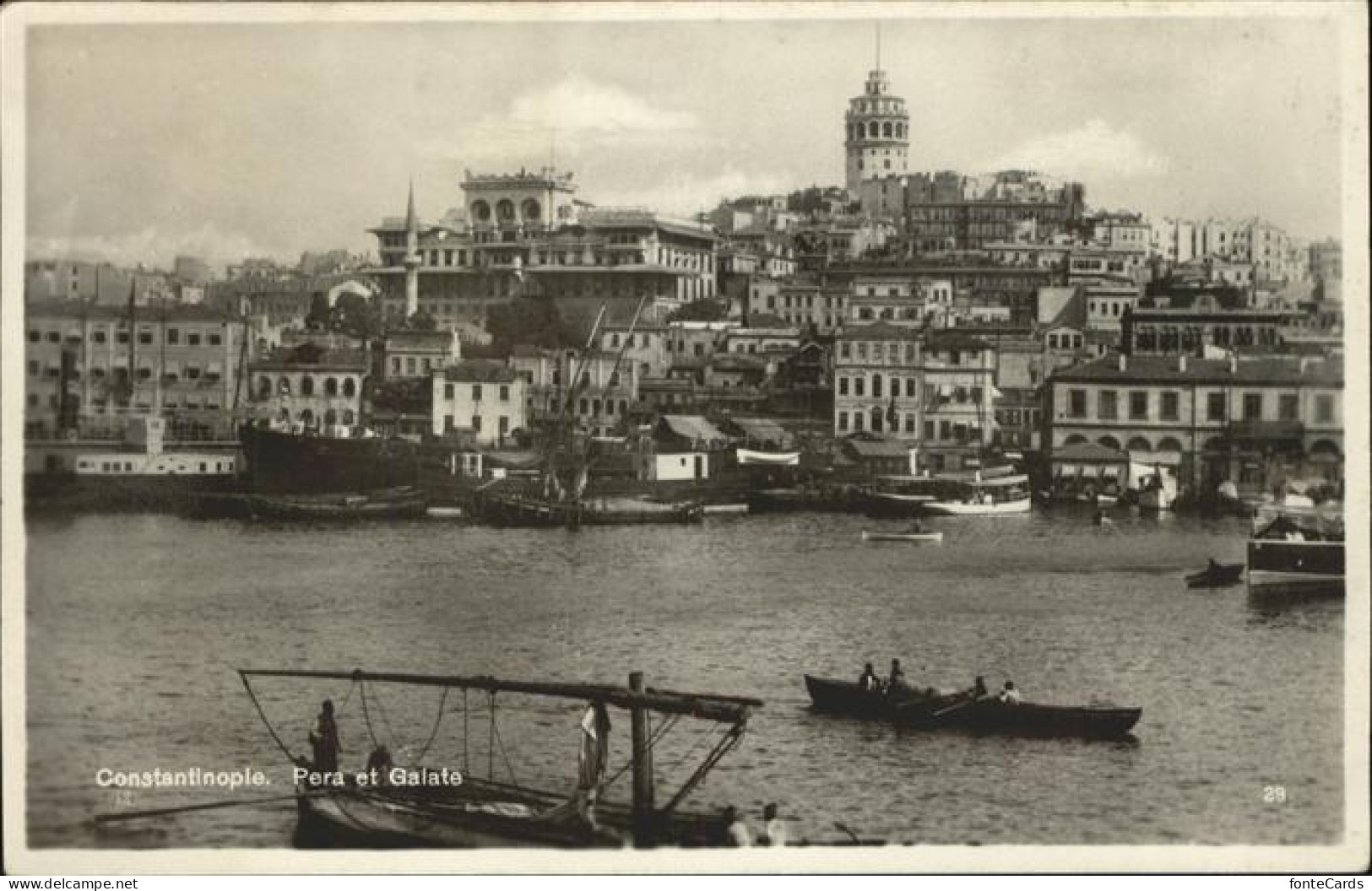 11321750 Constantinopel Istanbul Pera Et Galate Hafen Schiff  Constantinopel Ist - Turkey