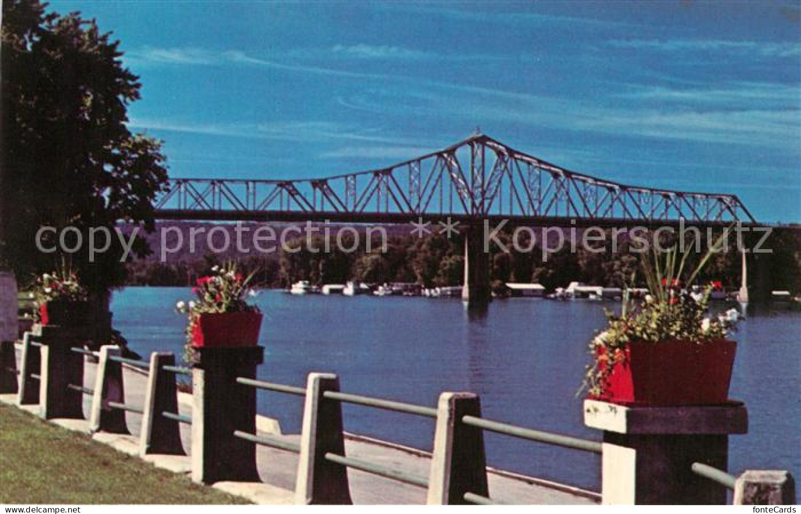 72938573 La_Crosse_Wisconsin Mississippi River Bridge Riverside Park  - Autres & Non Classés