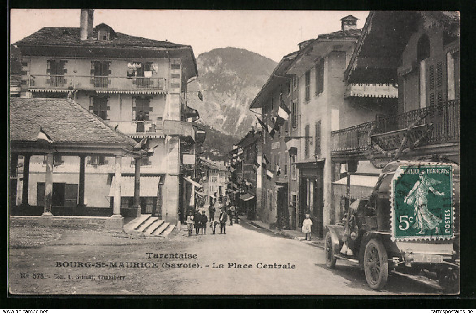 CPA Bourg-St-Maurice, La Place Centrale  - Bourg Saint Maurice