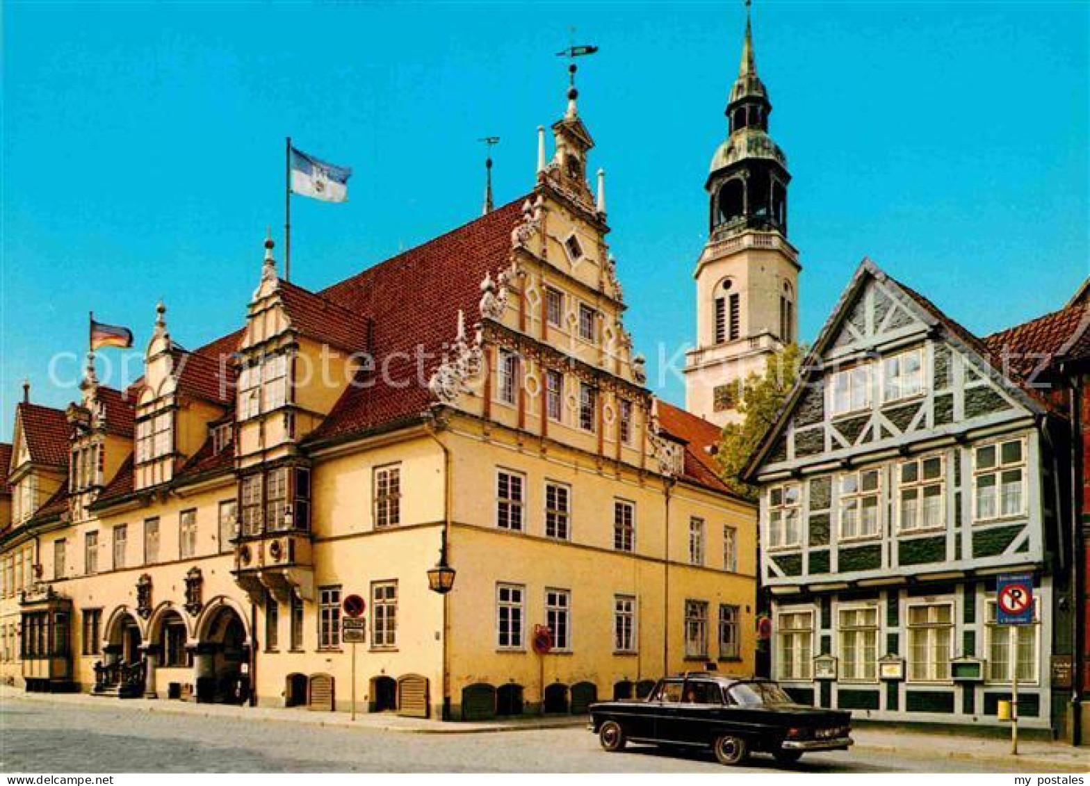 72909377 Celle Niedersachsen Rathaus Stadtkirche Celle - Celle