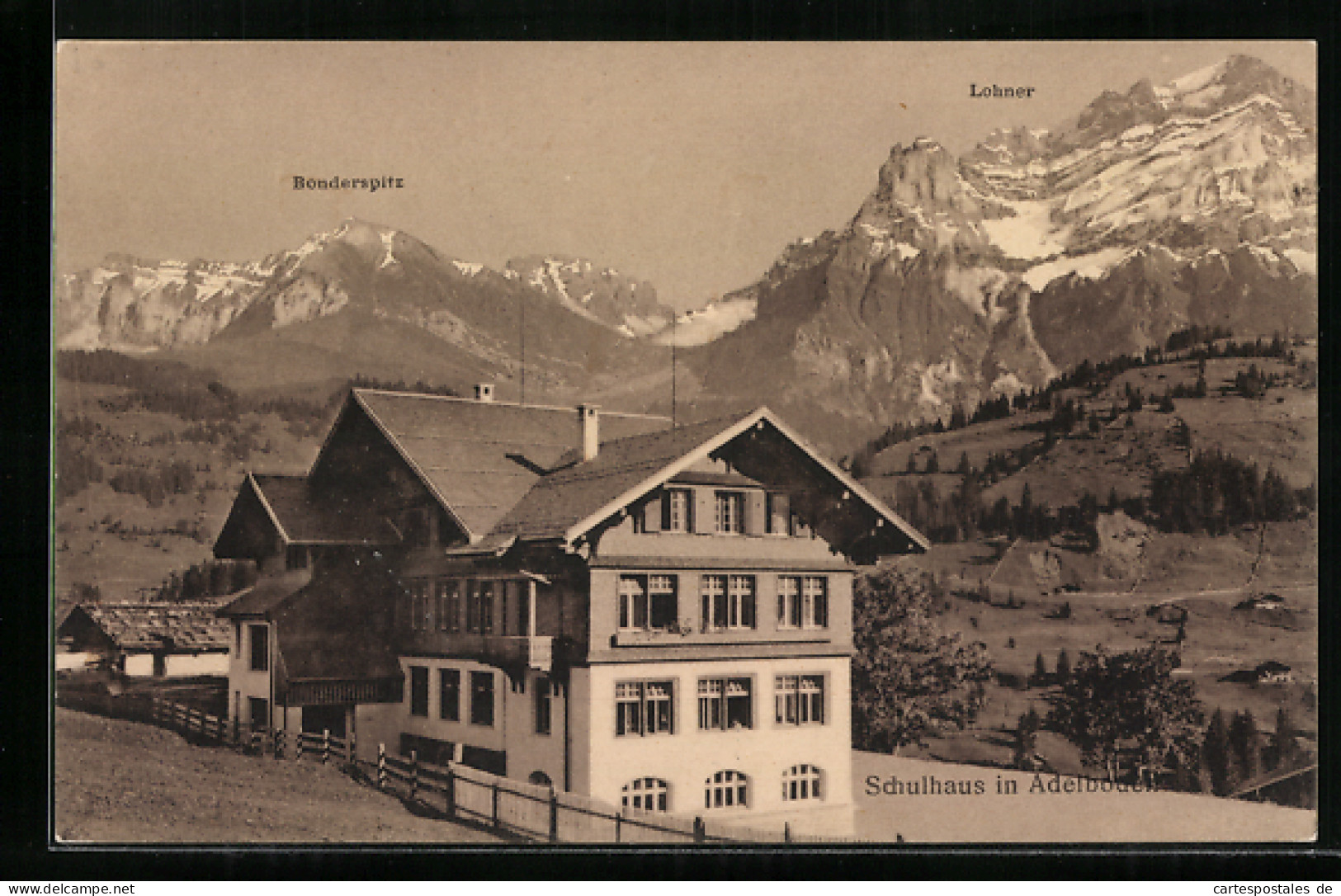 AK Adelboden, Schulhaus Mit Bonderspitze Und Lohner  - Adelboden