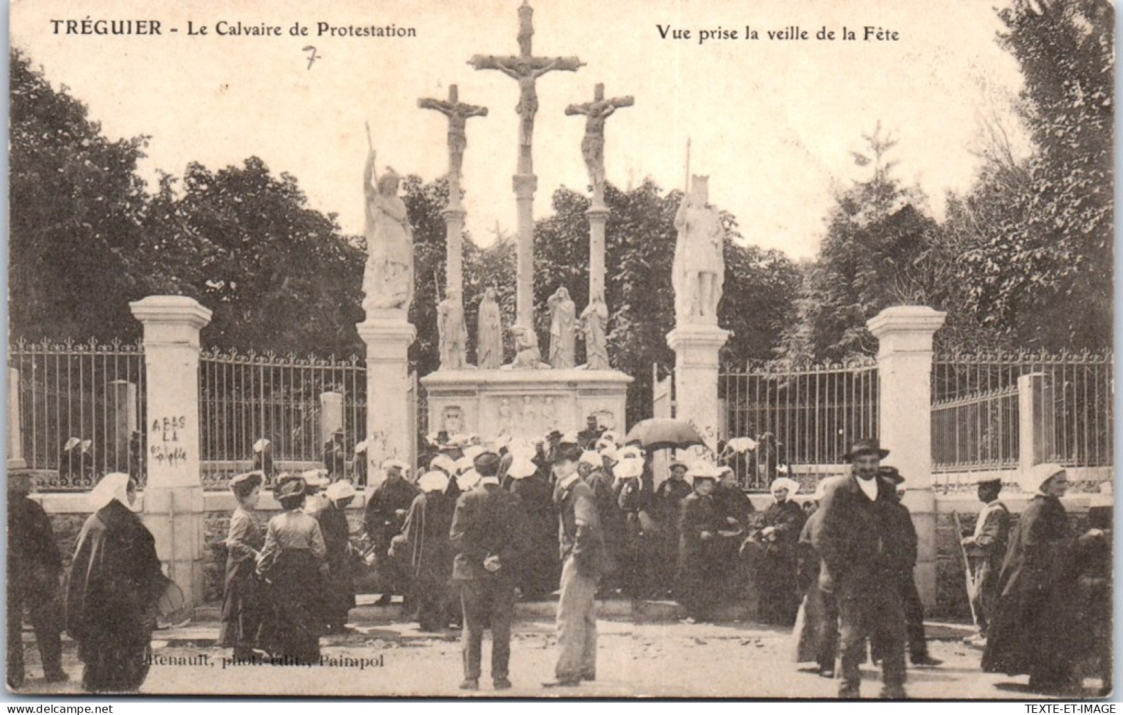 22 TREGUIER - Vue Prise La Veille De La Fete  - Tréguier