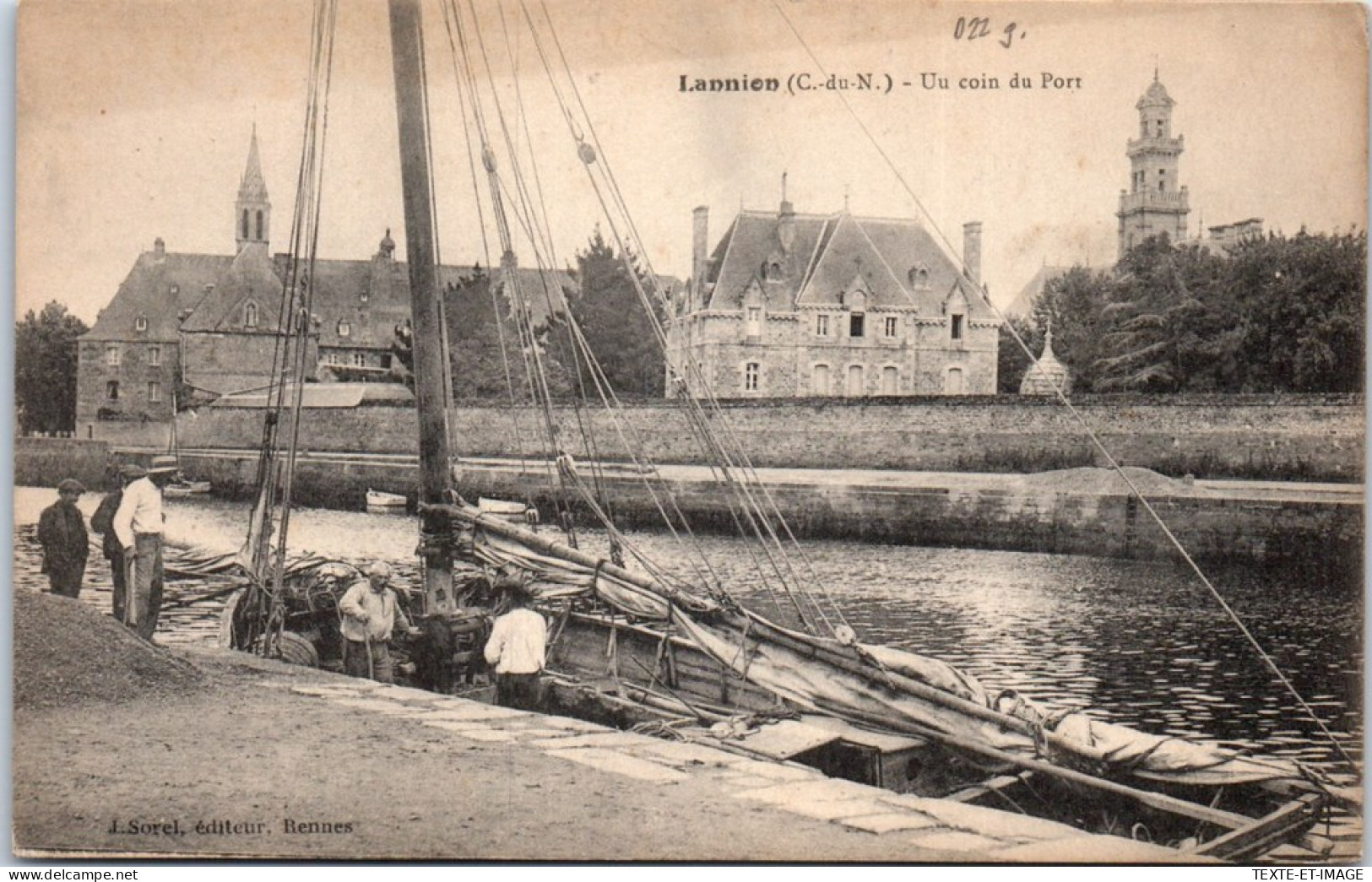 22 LANNION - Un Coin Du Port, Une Barque A Quai. - Lannion