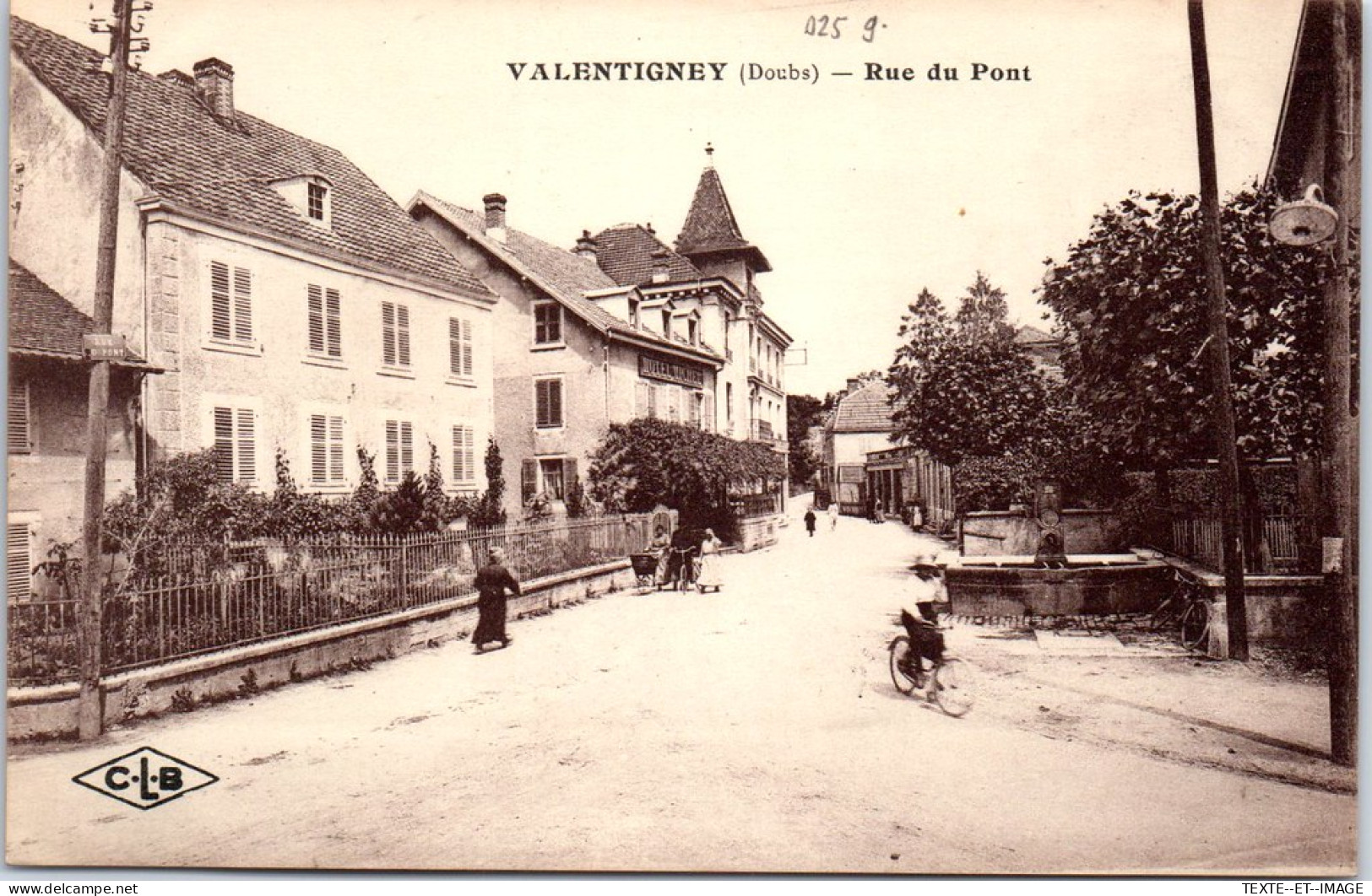 25 VALENTIGNEY - La Rue Du Pont. - Valentigney