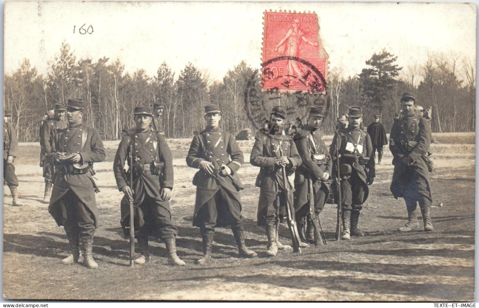 45 MONTARGIS - CARTE PHOTO - Groupe De Militaire A L'exercice. - Montargis