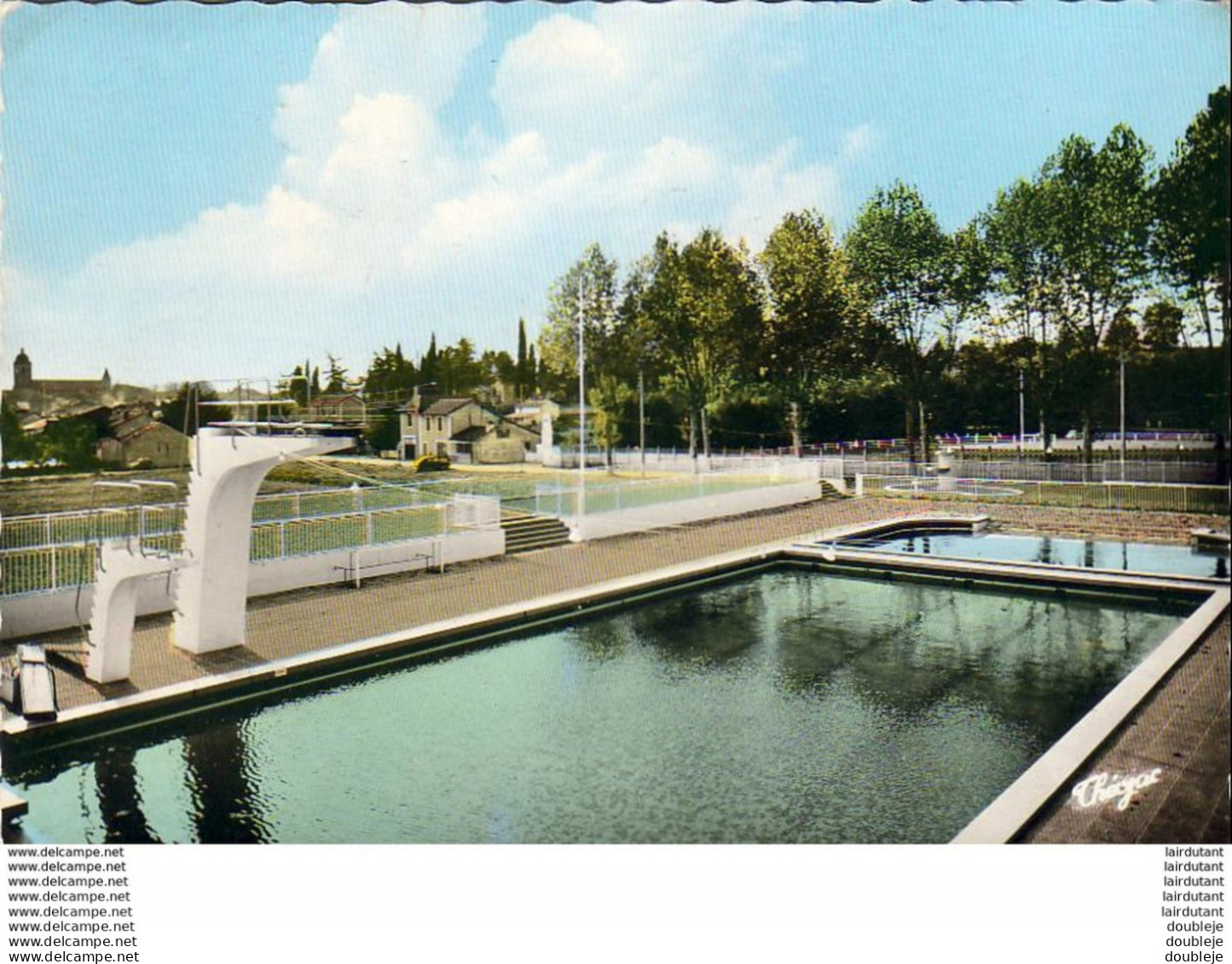 D32  VIC-FEZENSAC  La Piscine Municipale   ..... ( Ref H1212 ) - Vic-Fezensac