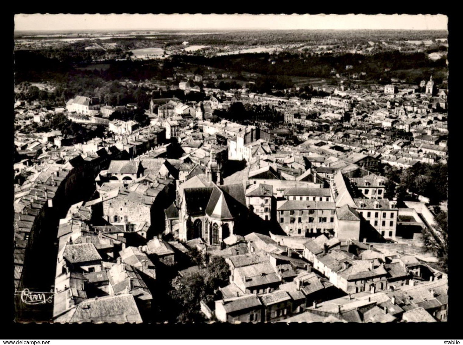 55 - BAR-LE-DUC - VUE AERIENNE - VILLE HAUTE - EGLISE ST-PIERRE - Bar Le Duc