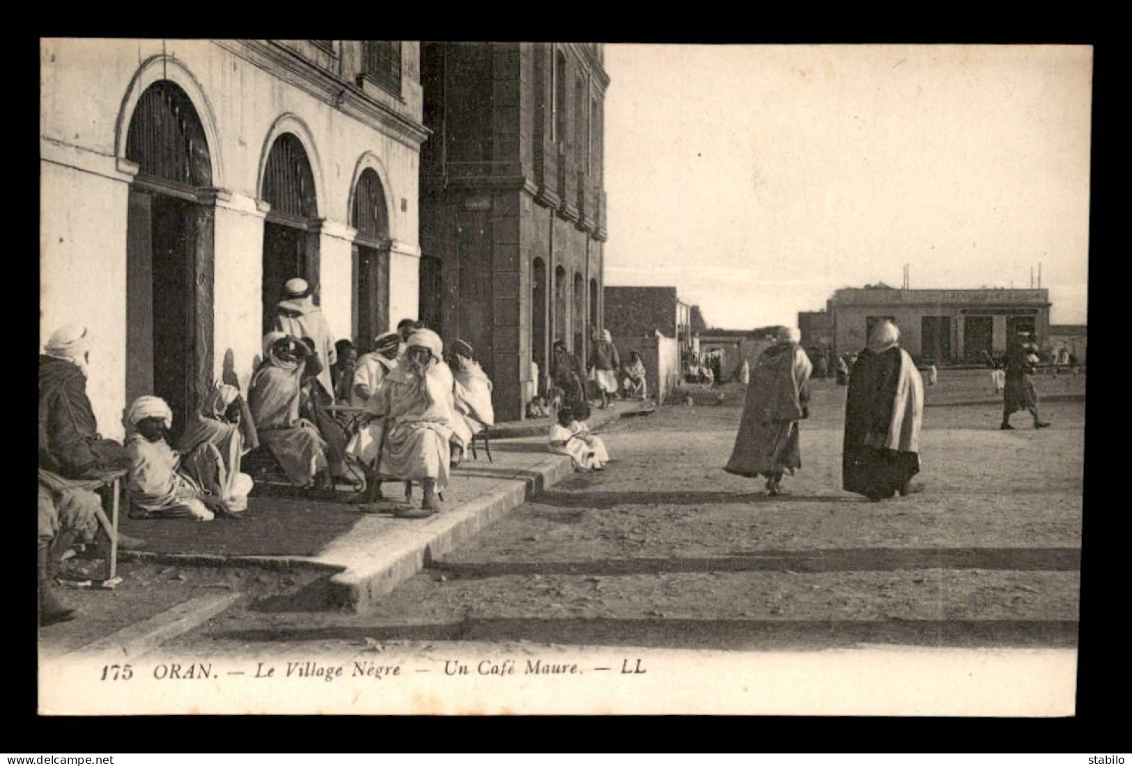 ALGERIE - ORAN - LE VILLAGE NEGRE - UN CAFE MAURE - Oran