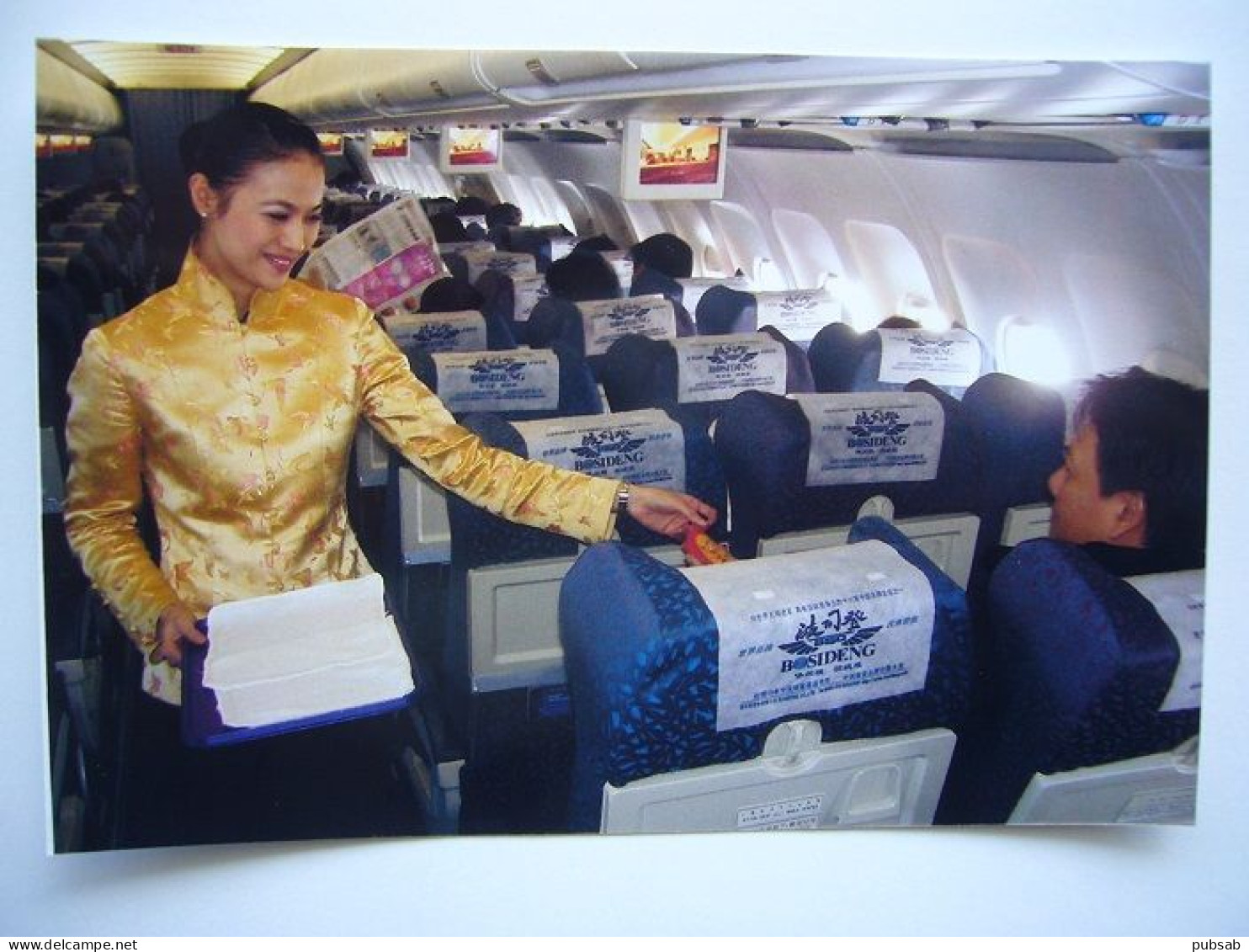 Avion / Airplane / SICHUAN AIRLINES / Airbus A330-941 / Air Hostess - 1946-....: Ere Moderne