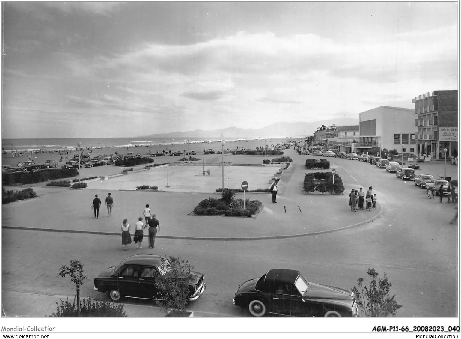 AGMP11-0761-66 - CANET-PLAGE - Le Boulevard Et La Plage  - Canet Plage