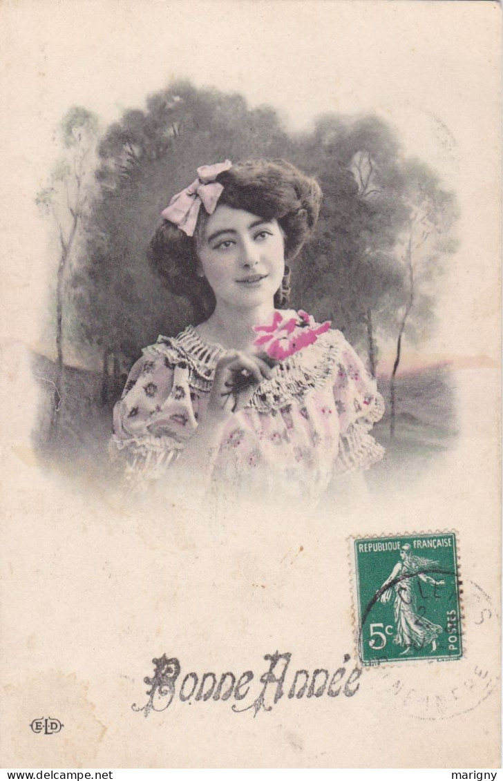 CARTE FANTAISIE . CPA . PORTRAIT JEUNE FEMMES . - Women