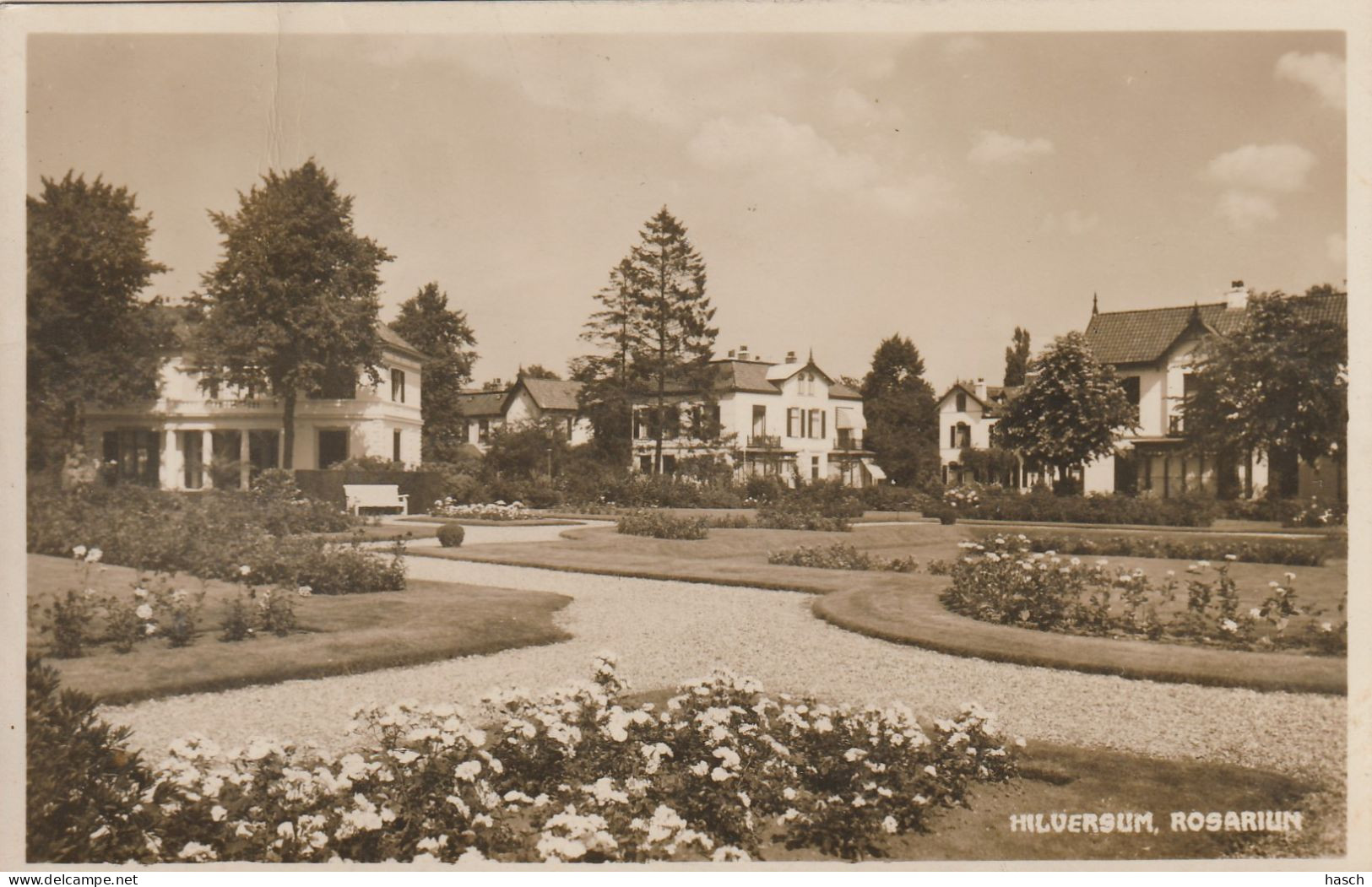 4934 48 Hilversum, Rosarium. (Linksboven Een Vouw)  - Hilversum