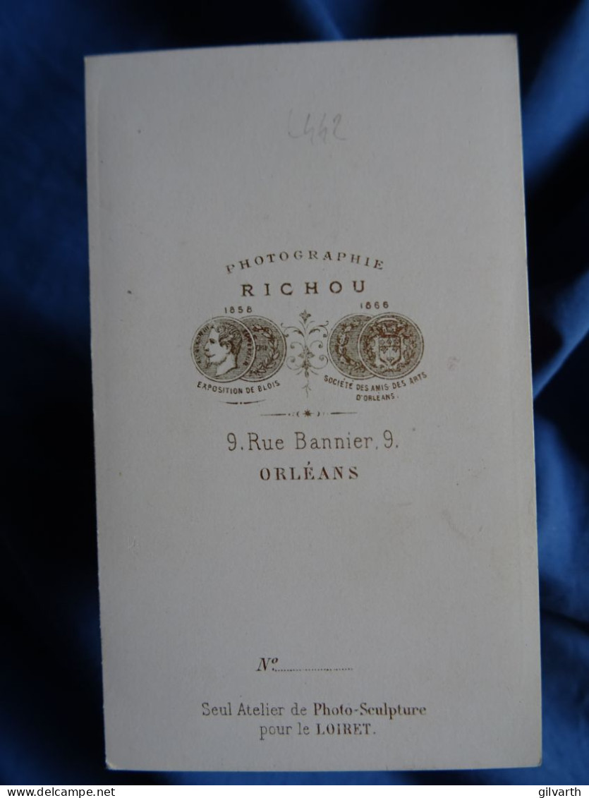 Photo Cdv Richou à Orléans -femme En Pied, Second Empire Ca 1865-70 L442 - Anciennes (Av. 1900)