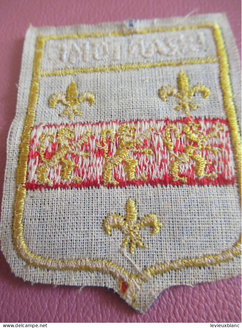 Ecusson Tissu Ancien /BRANTOME/ Dordogne / Vers 1950- 1970                                  ET665 - Patches