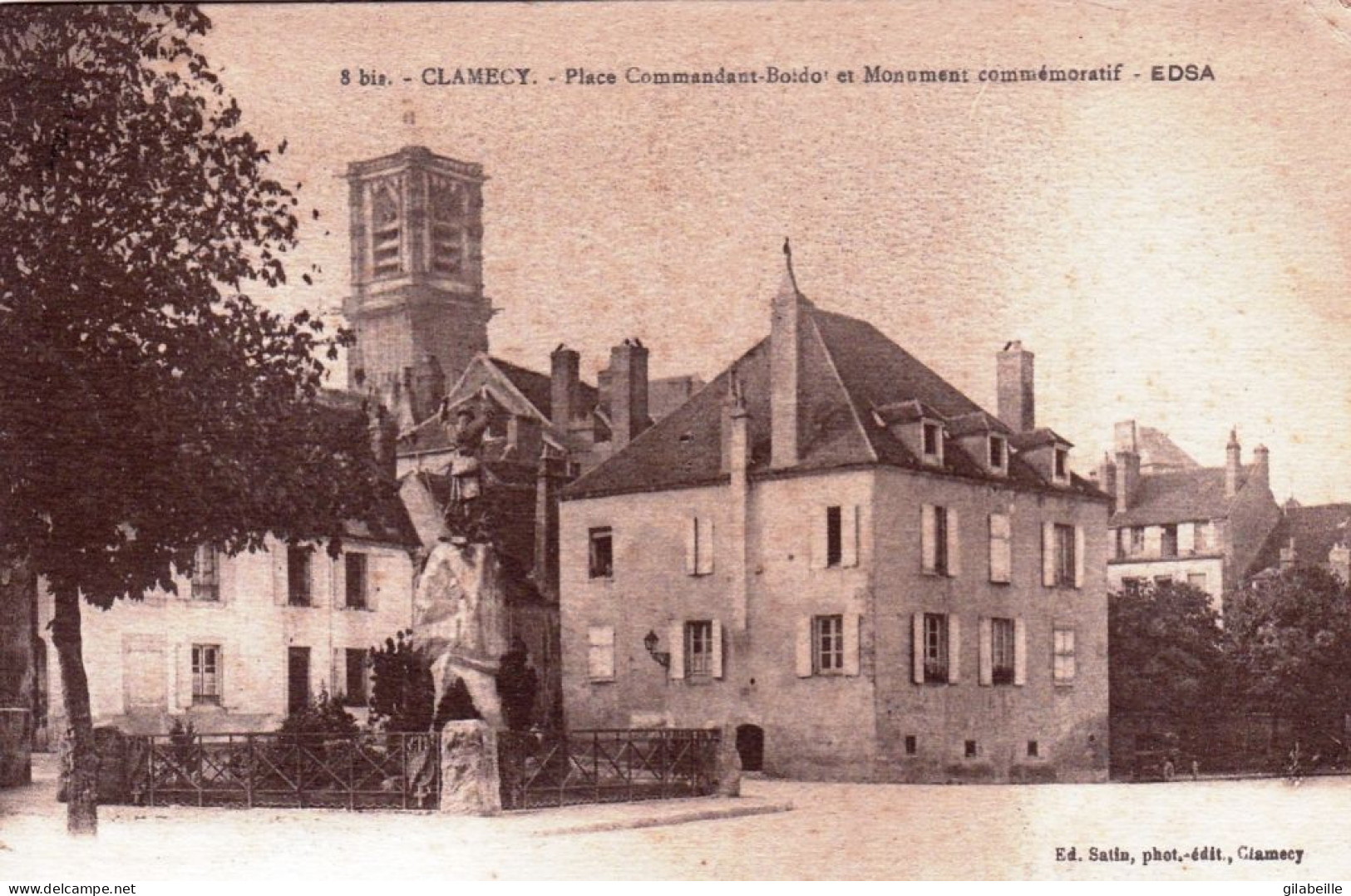 58 - Nievre -  CLAMECY - Place Commandant Boidot Et Monument Aux Morts - Clamecy