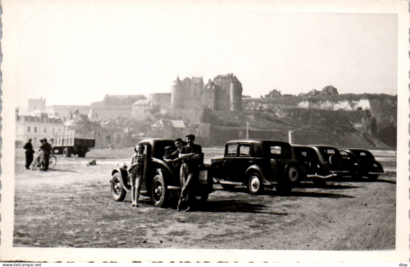 Photographie Photo Vintage Snapshot Amateur Automobile Voiture Auto &agrave; Situer  - Cars