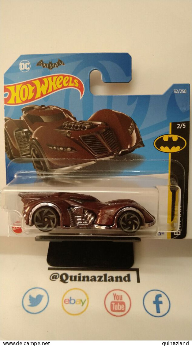 Hot Wheels Batmobile 2022-032 (NP38) - HotWheels