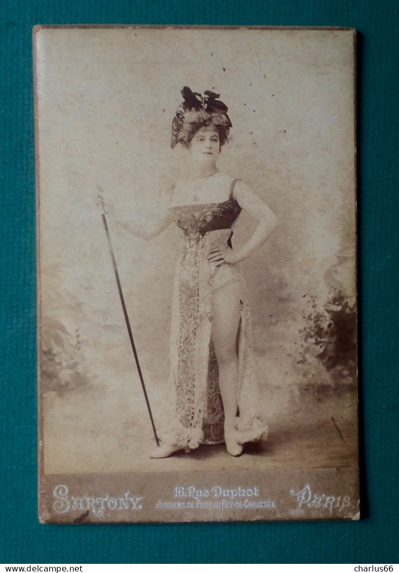 PHOTO Ancienne CDV PARIS Danseuse Revue Cabaret Mode Sartony Rue Duphot - Anciennes (Av. 1900)