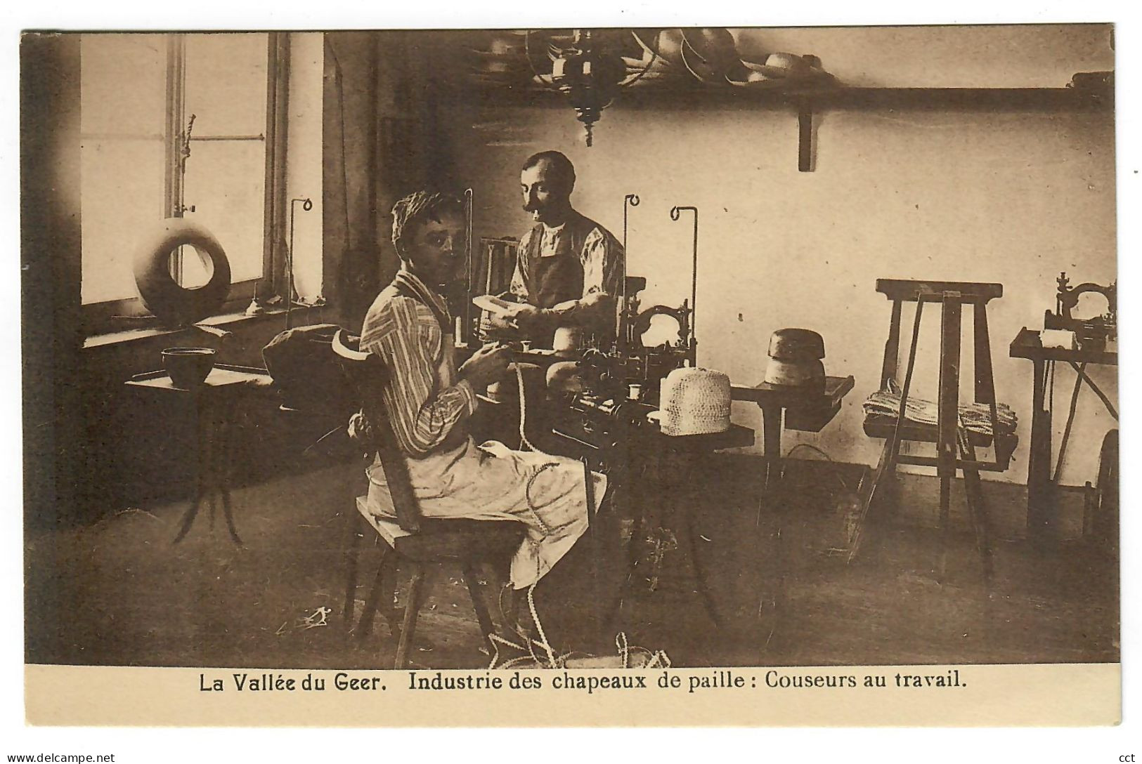 Bassenge  La Vallée Du Geer  Industrie Des Chapeaux De Paille : Couseurs Au Travail - Bassenge