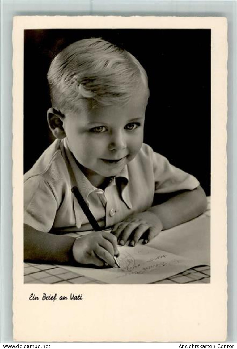 40105408 - Kinder  Blonder Junge Schreibt An - Other & Unclassified