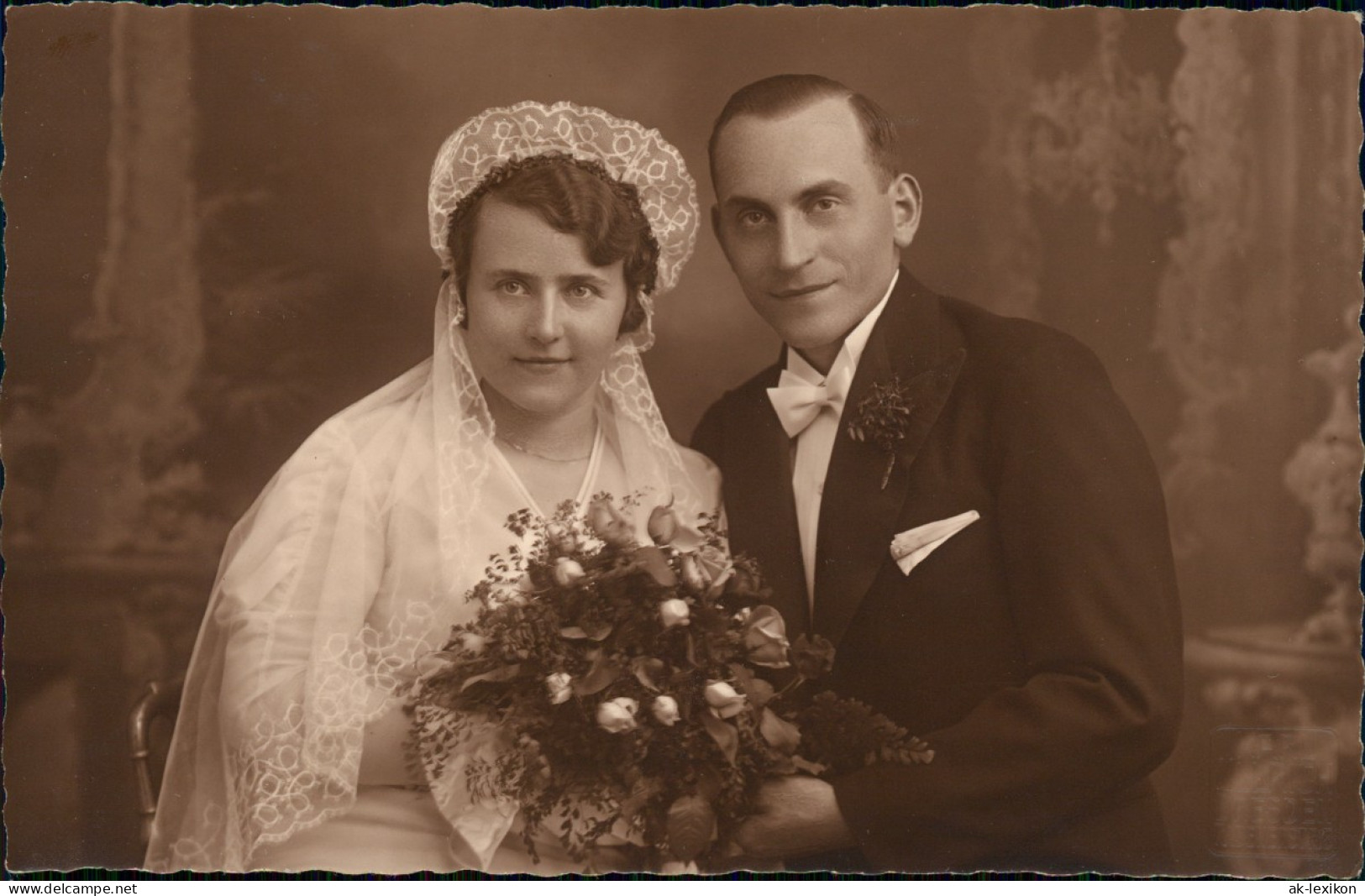 Ansichtskarte  Hochzeit - Braut In Spitze Und Bräutigam 1936 - Nozze