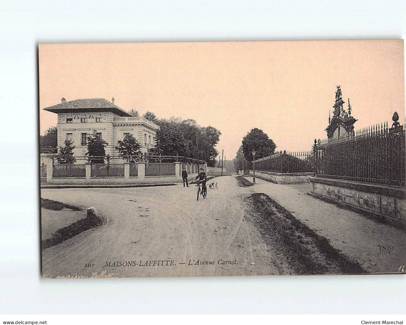 MAISONS LAFFITTE : L'Avenue Carnot - Très Bon état - Maisons-Laffitte