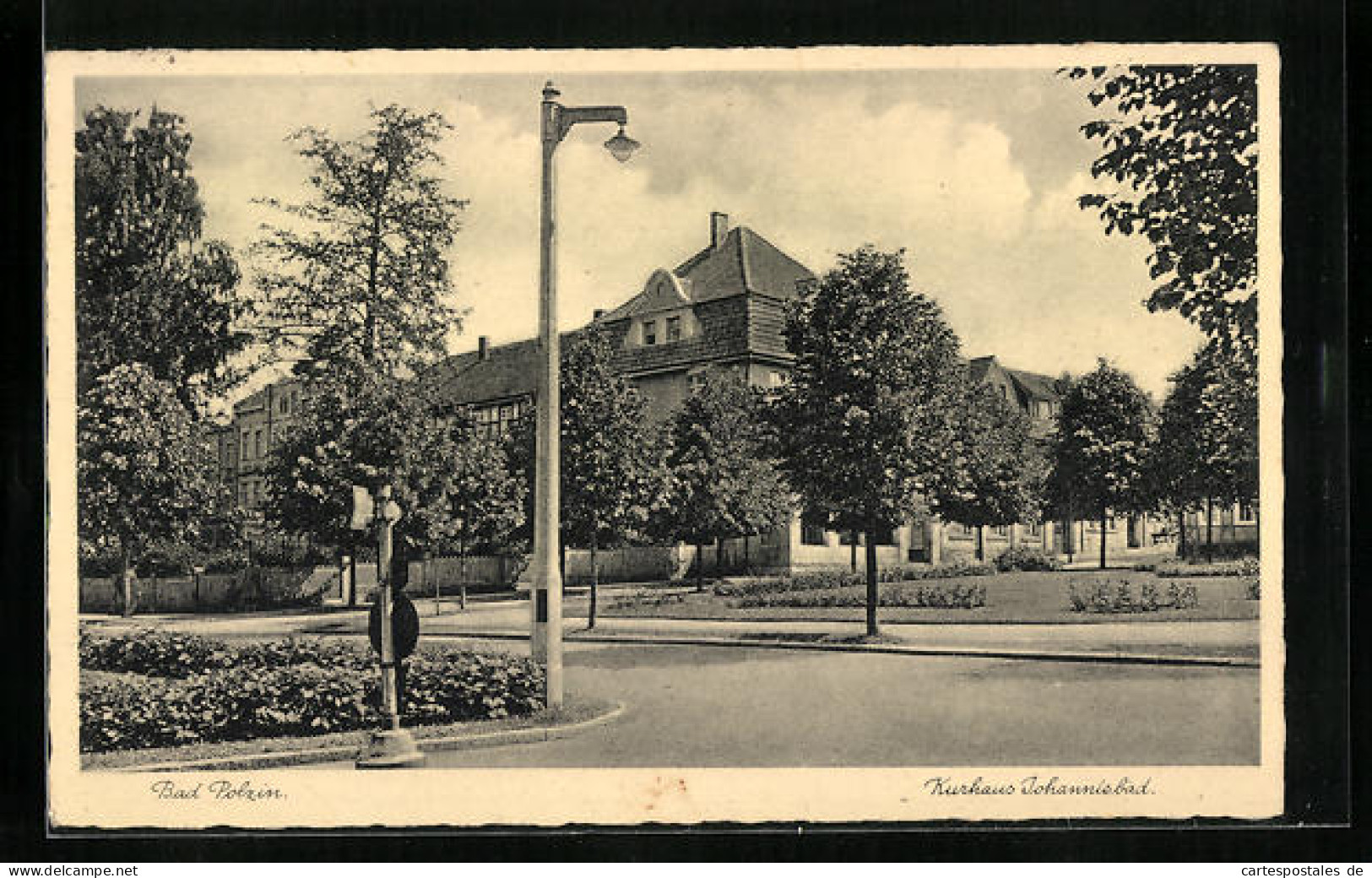 AK Polzin, Kurhaus Johannisbad, Strassenpartie  - Pommern