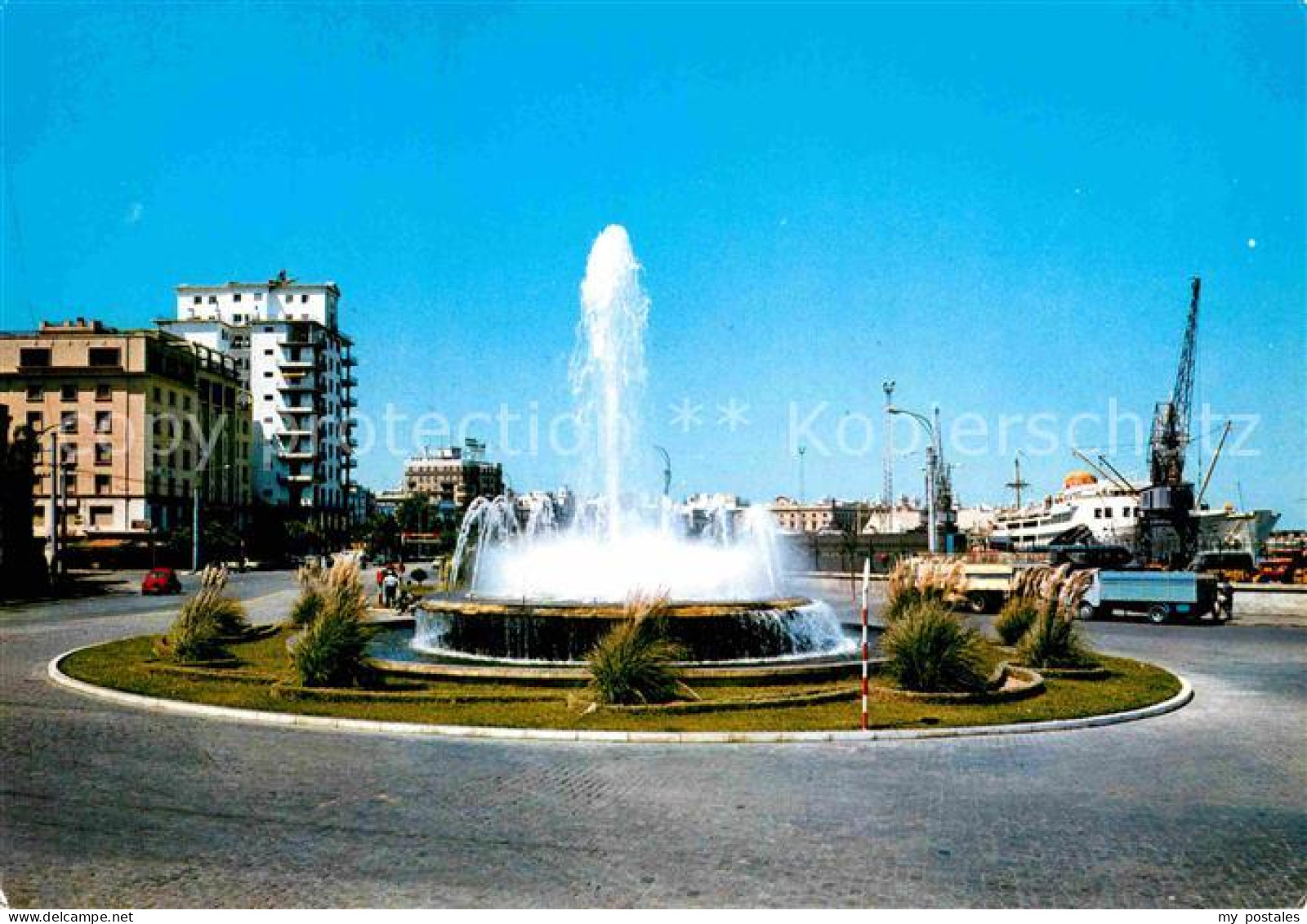 72860111 Cadiz Andalucia Fuente Luminoso Y Muelle Cadiz - Andere & Zonder Classificatie