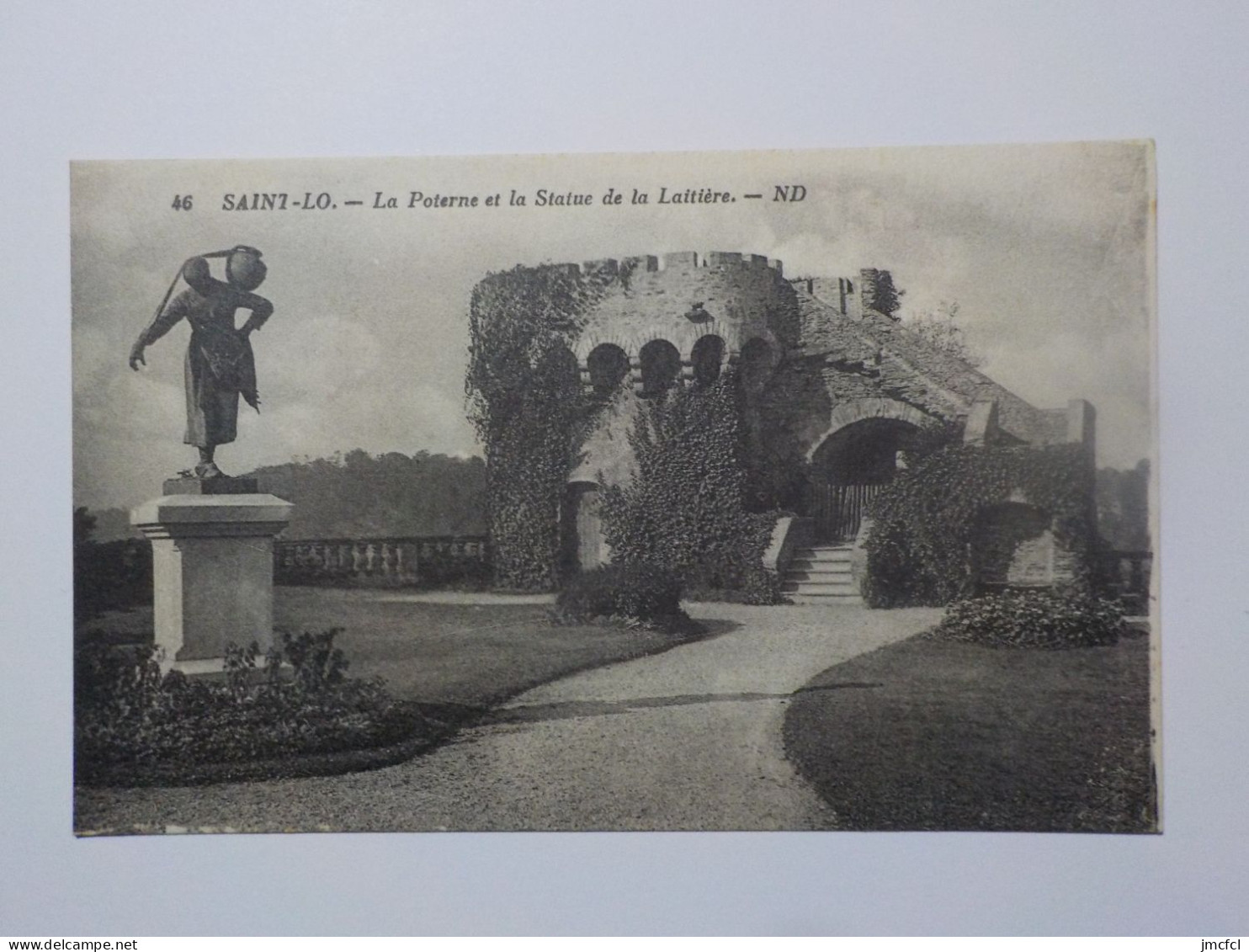 SAINT LO La Poterne Et La Statue De La Laitière - Saint Lo