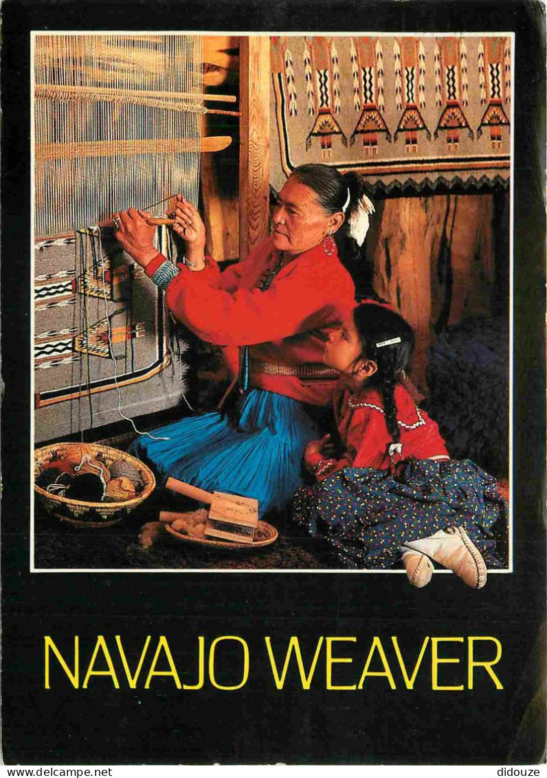 Indiens - Navajos - Weaver - Showing Her How - Suzzie Yazzie Demonstrates The Art Of Navajo Rug Weaving To Her Granddaug - Native Americans