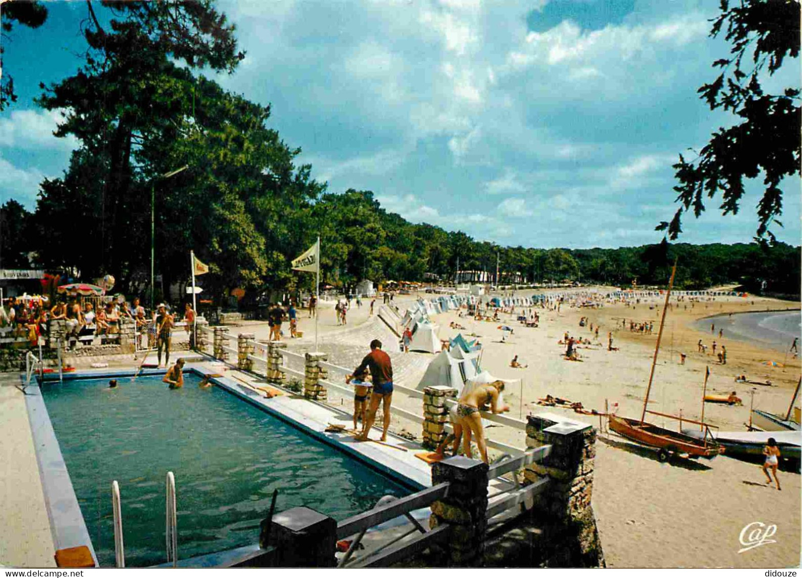 17 - Vaux Sur Mer - La Piscine Et La Plage - Femme En Maillot De Bain - CPM - Carte Neuve - Voir Scans Recto-Verso - Vaux-sur-Mer