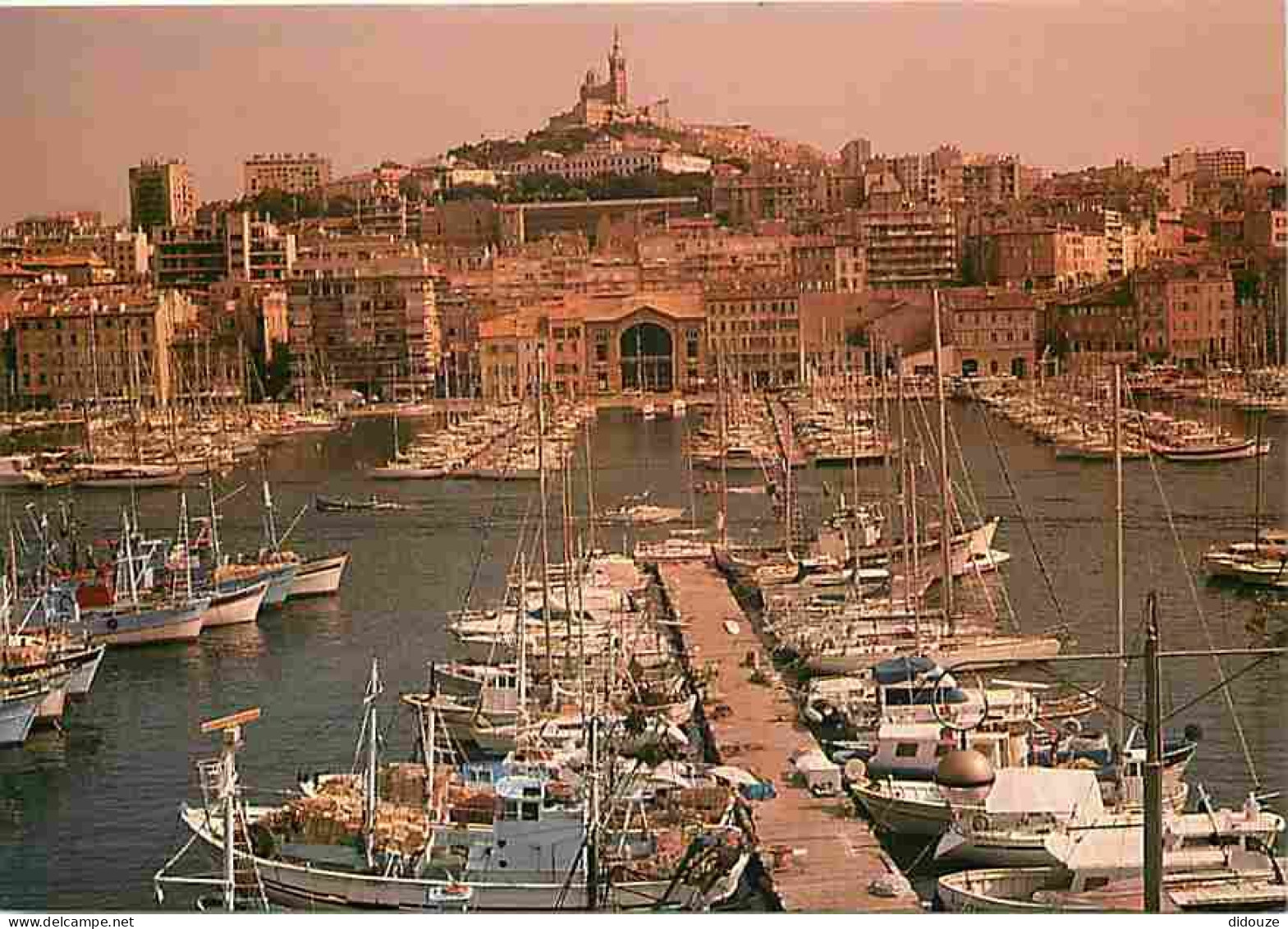 13 - Marseille - Le Vieux Port - Le Théâtre De La Criée - Notre Dame De La Garde - Bateaux - Carte Neuve - CPM - Voir Sc - Old Port, Saint Victor, Le Panier