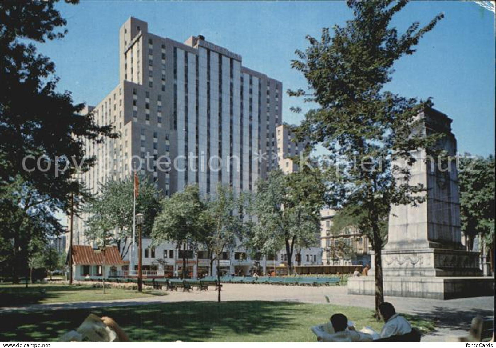 72409026 Montreal Quebec Sheraton Laurentian Hotel From Dominion Square Montreal - Unclassified