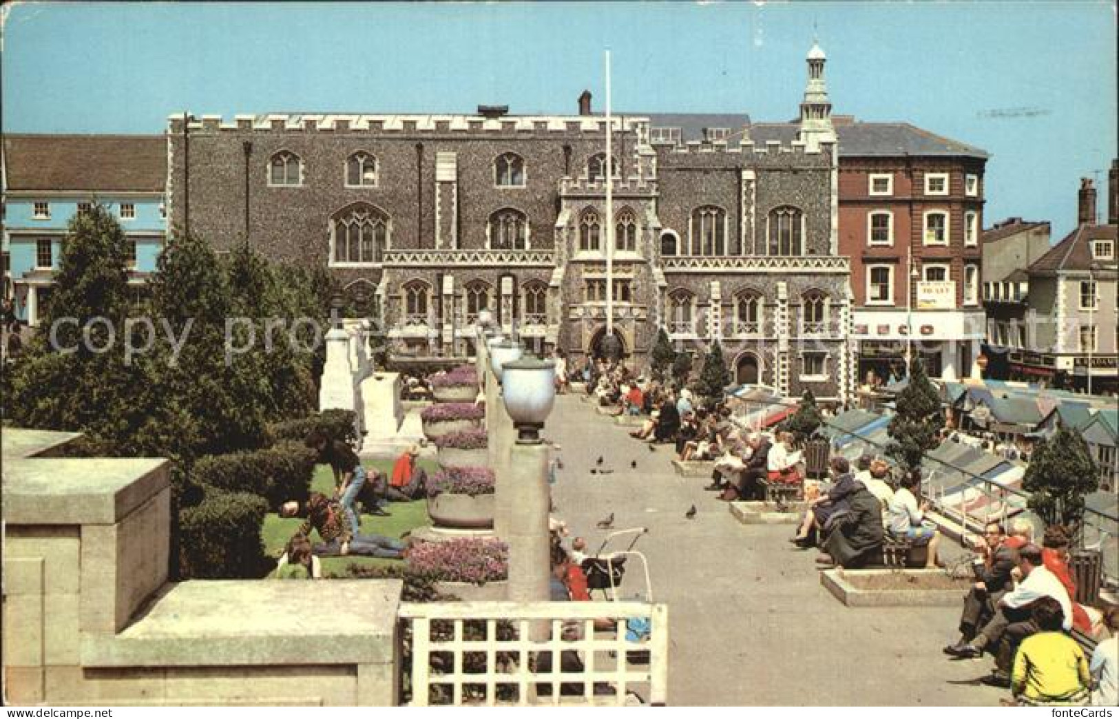 72468962 Norwich UK Guildhall And Garden Of Remembrance  - Andere & Zonder Classificatie