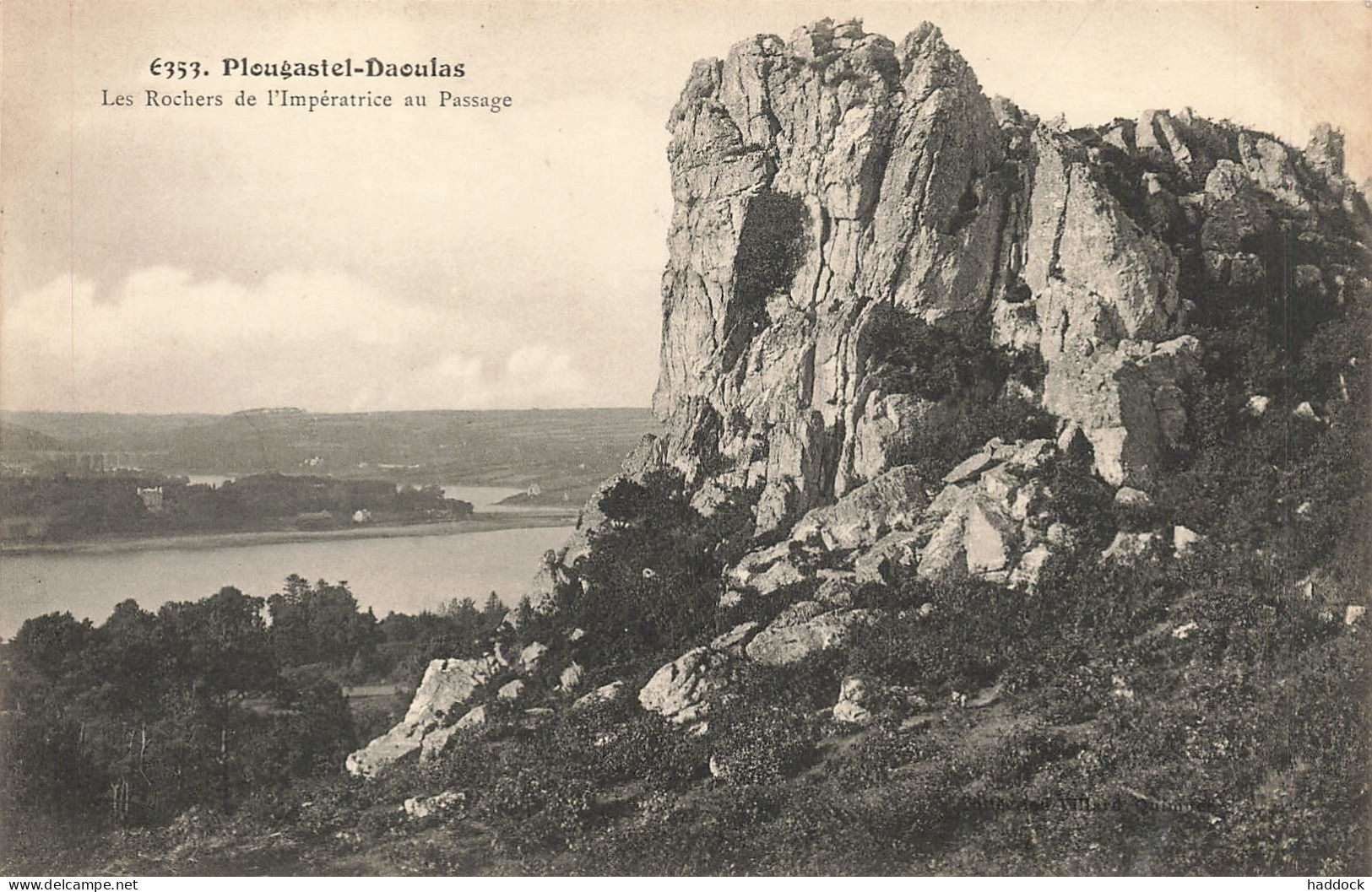 PLOUGASTEL DAOULAS : LES ROCHERS DE L'IMPERATRICE AU PASSAGE - Plougastel-Daoulas