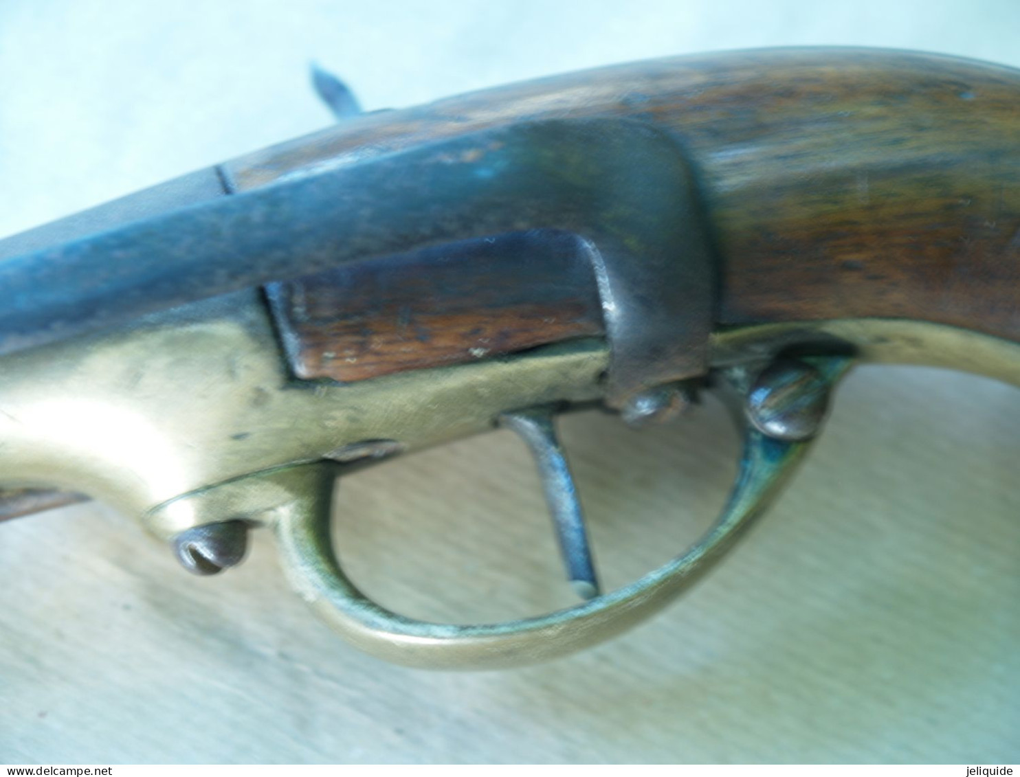 ancien pistole silex modéle 1777 1ere serie St Etienne avec crochet de ceinture  modifier percusion 1782